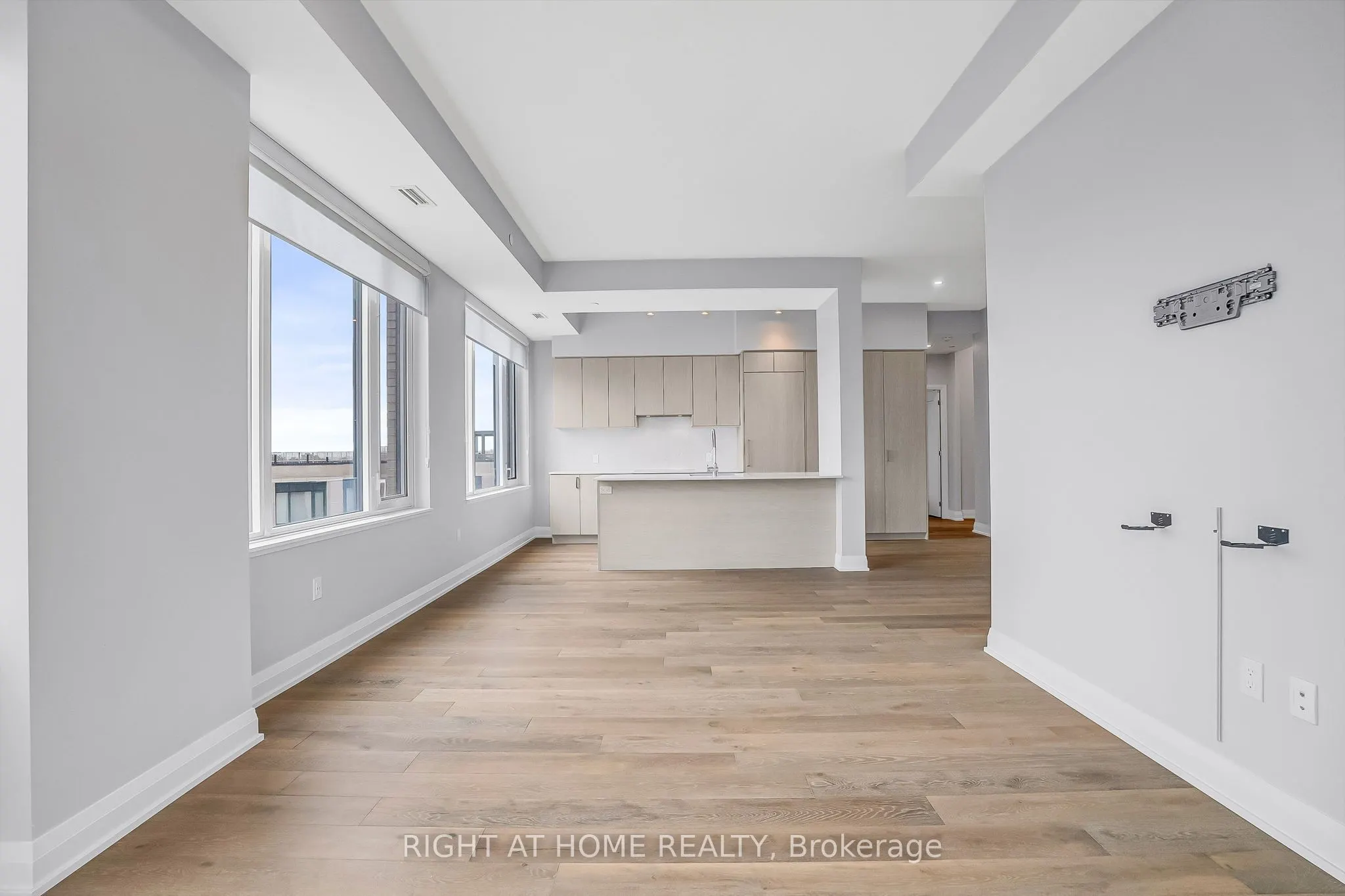 293 The Kingsway, #705