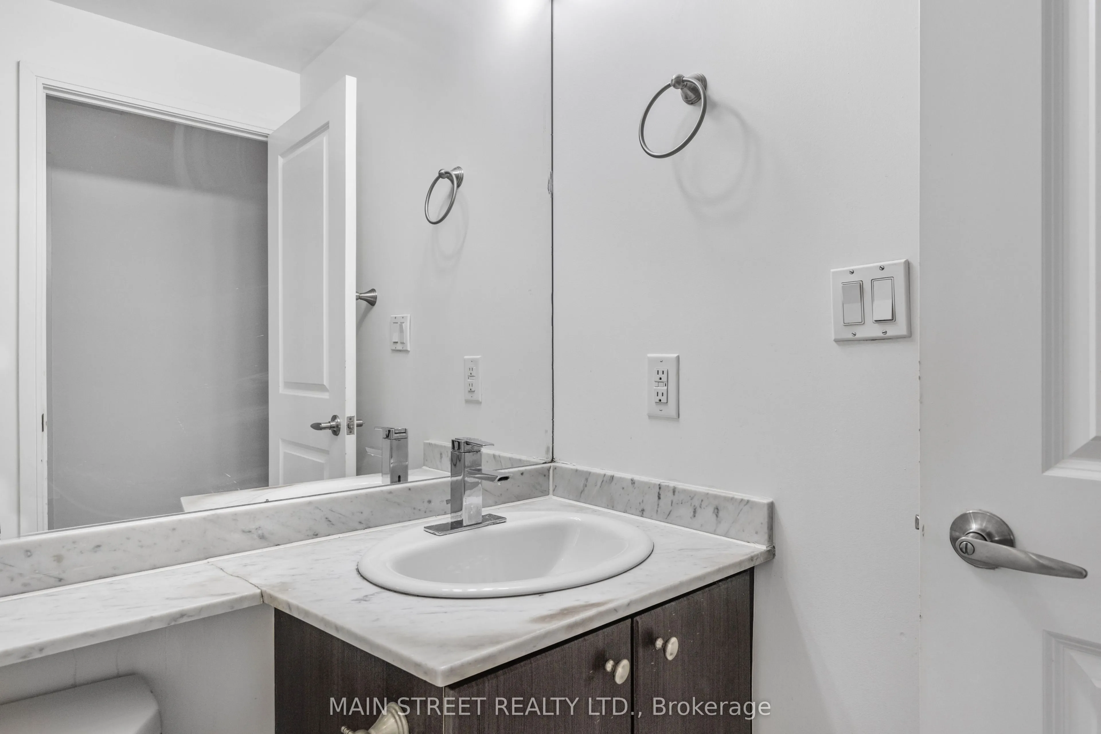 50 Absolute Avenue, #503