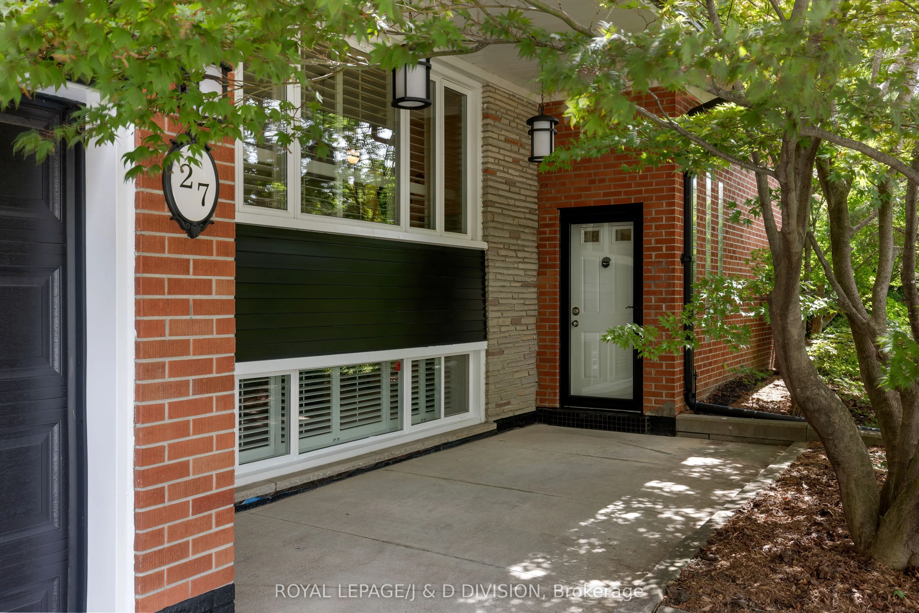 27 Paramount Court