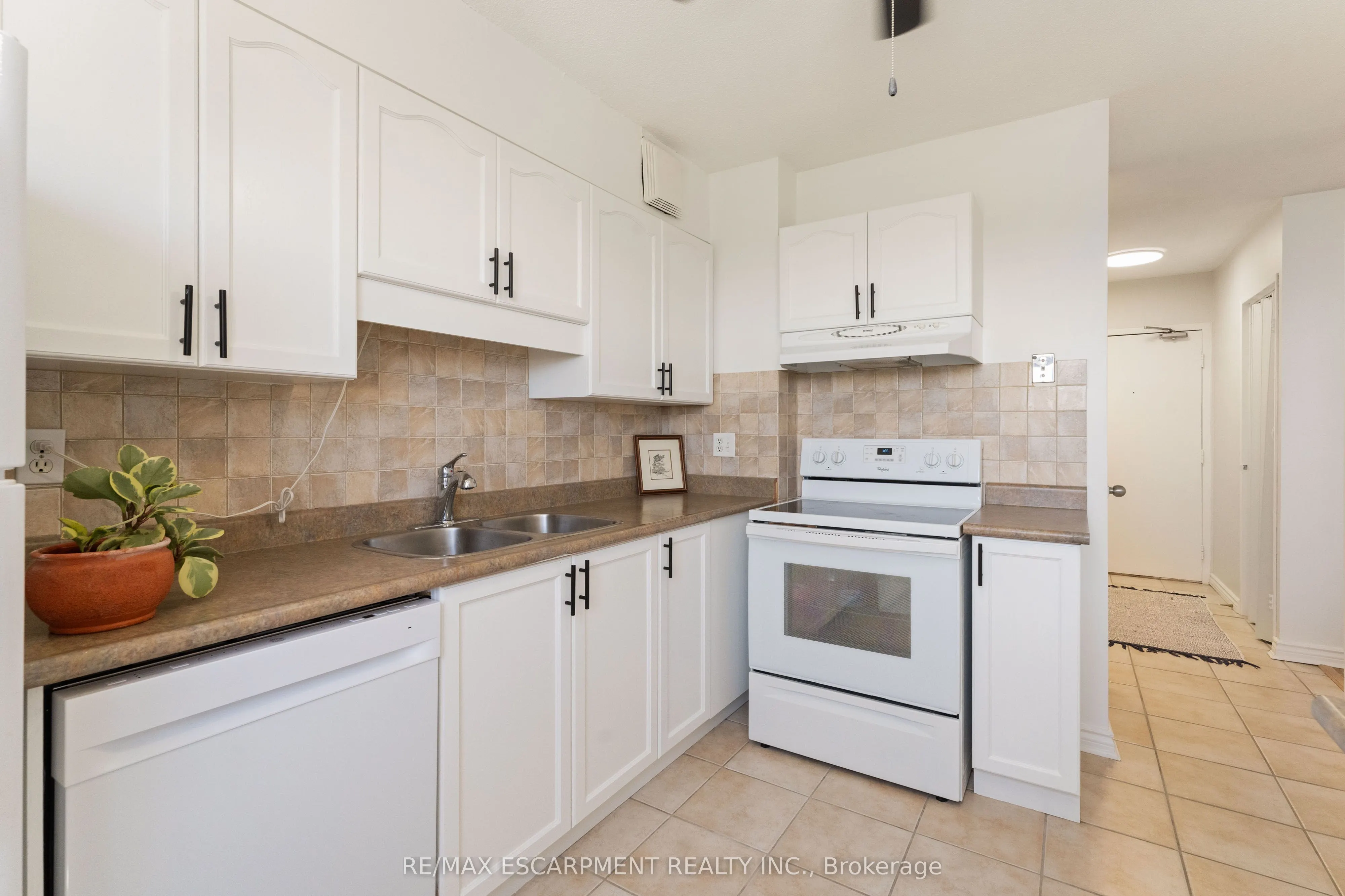 700 Dynes Road, #1103