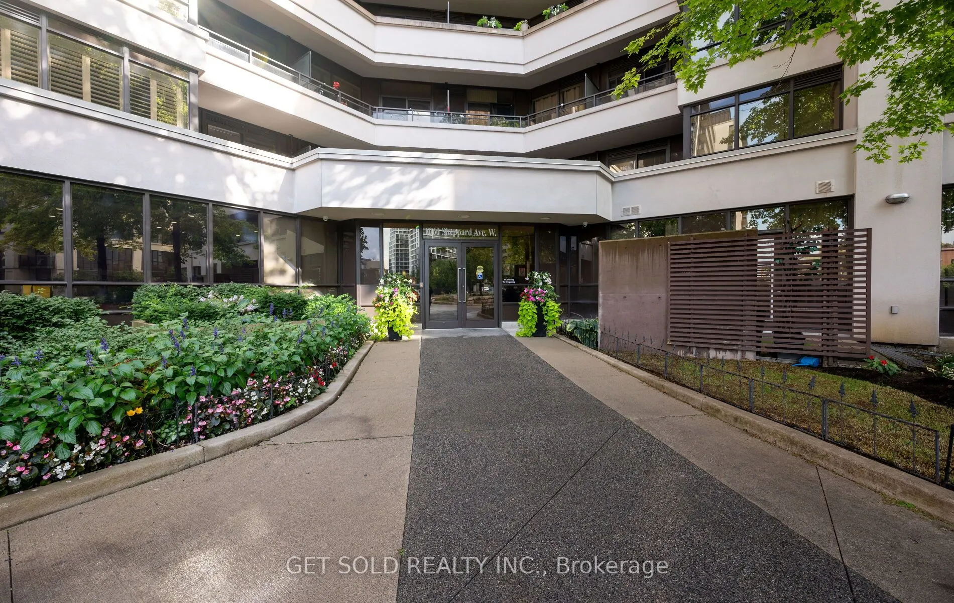 1060 Sheppard Avenue W, #914
