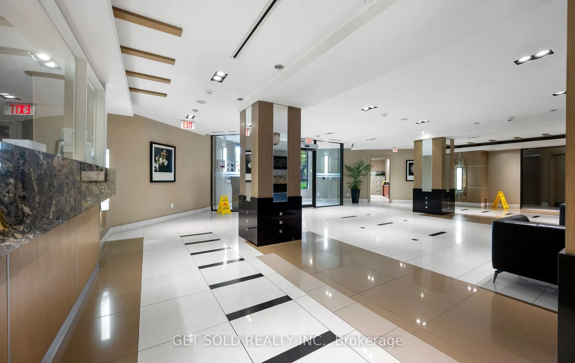 1060 Sheppard Avenue W, #914