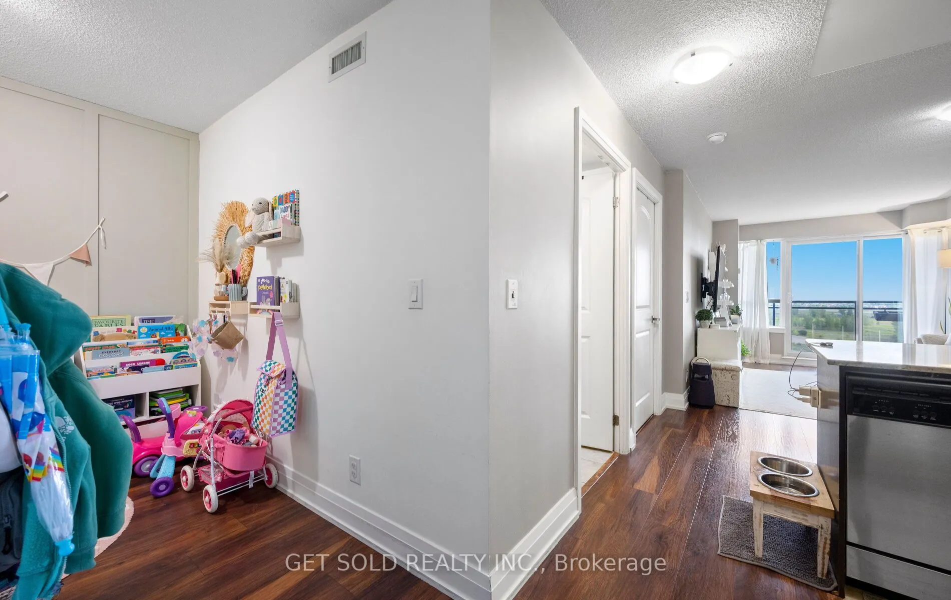 1060 Sheppard Avenue W, #914