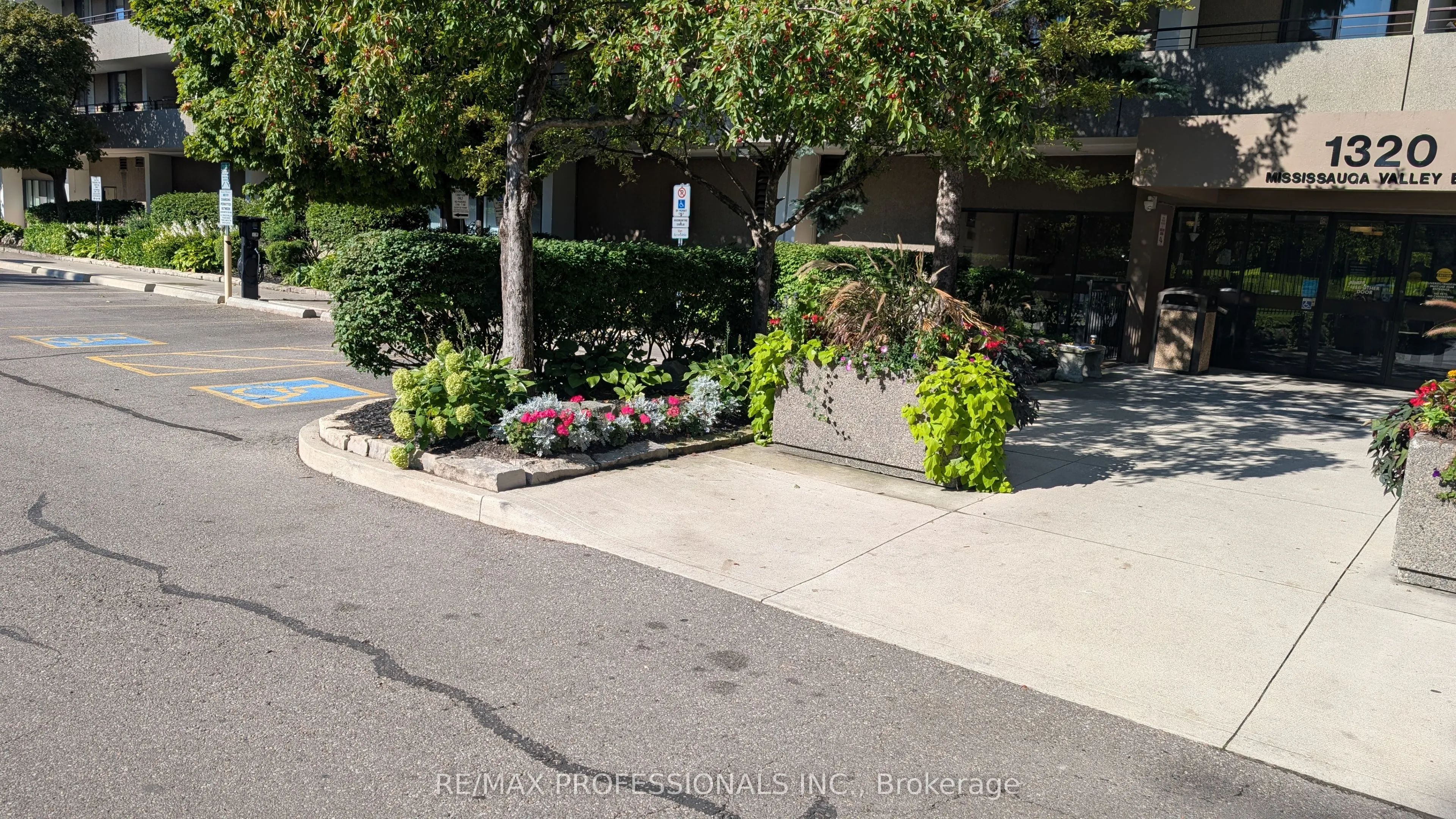 1320 Mississauga Valley Boulevard, #1003