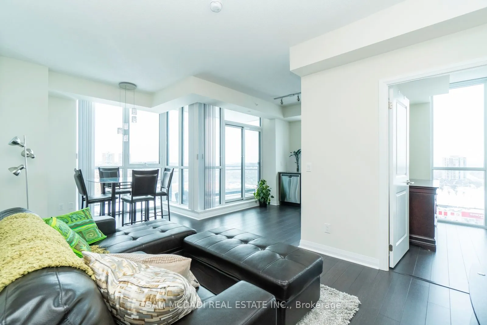 55 Eglinton Avenue W, #1504