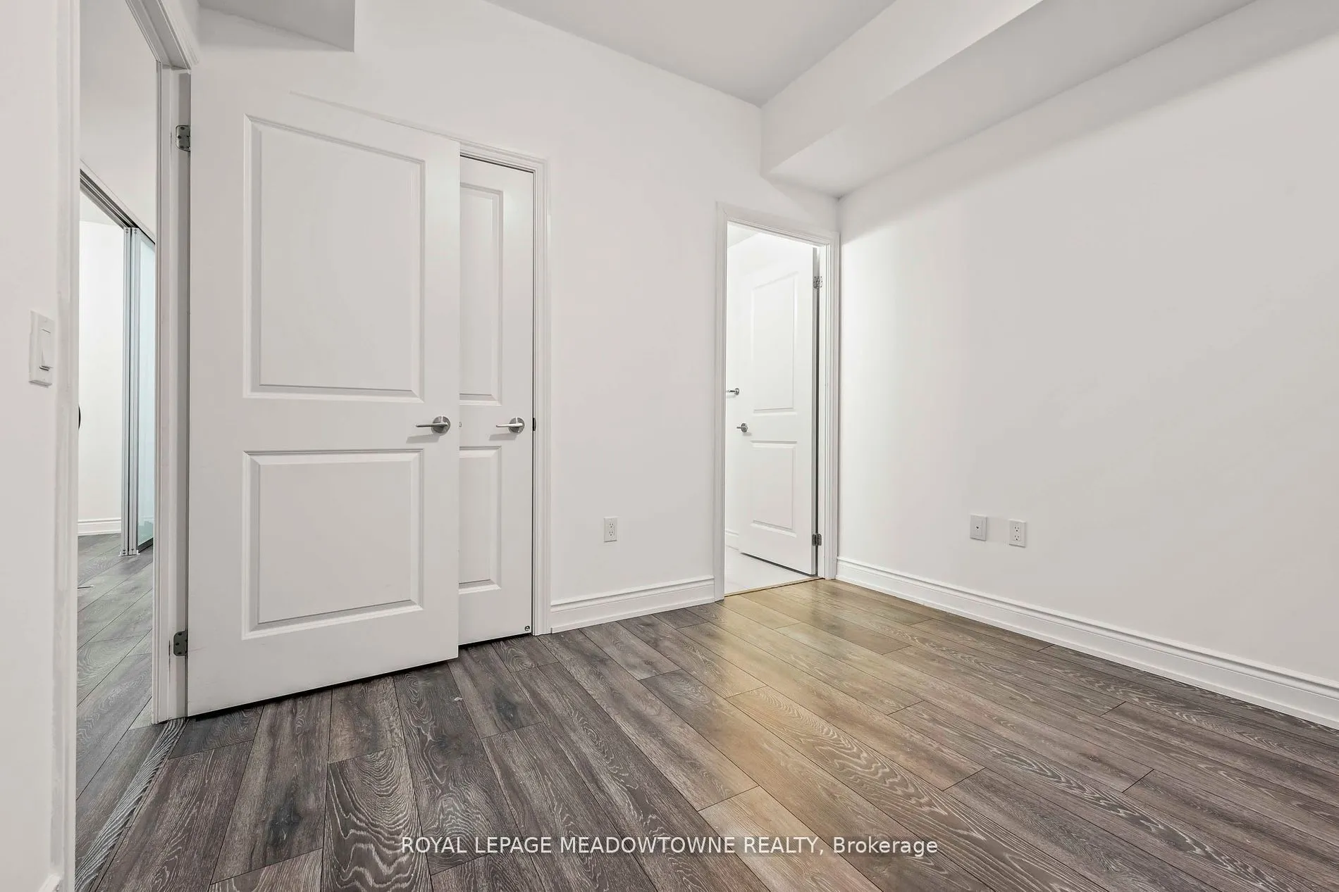 1050 Main Street E, #809