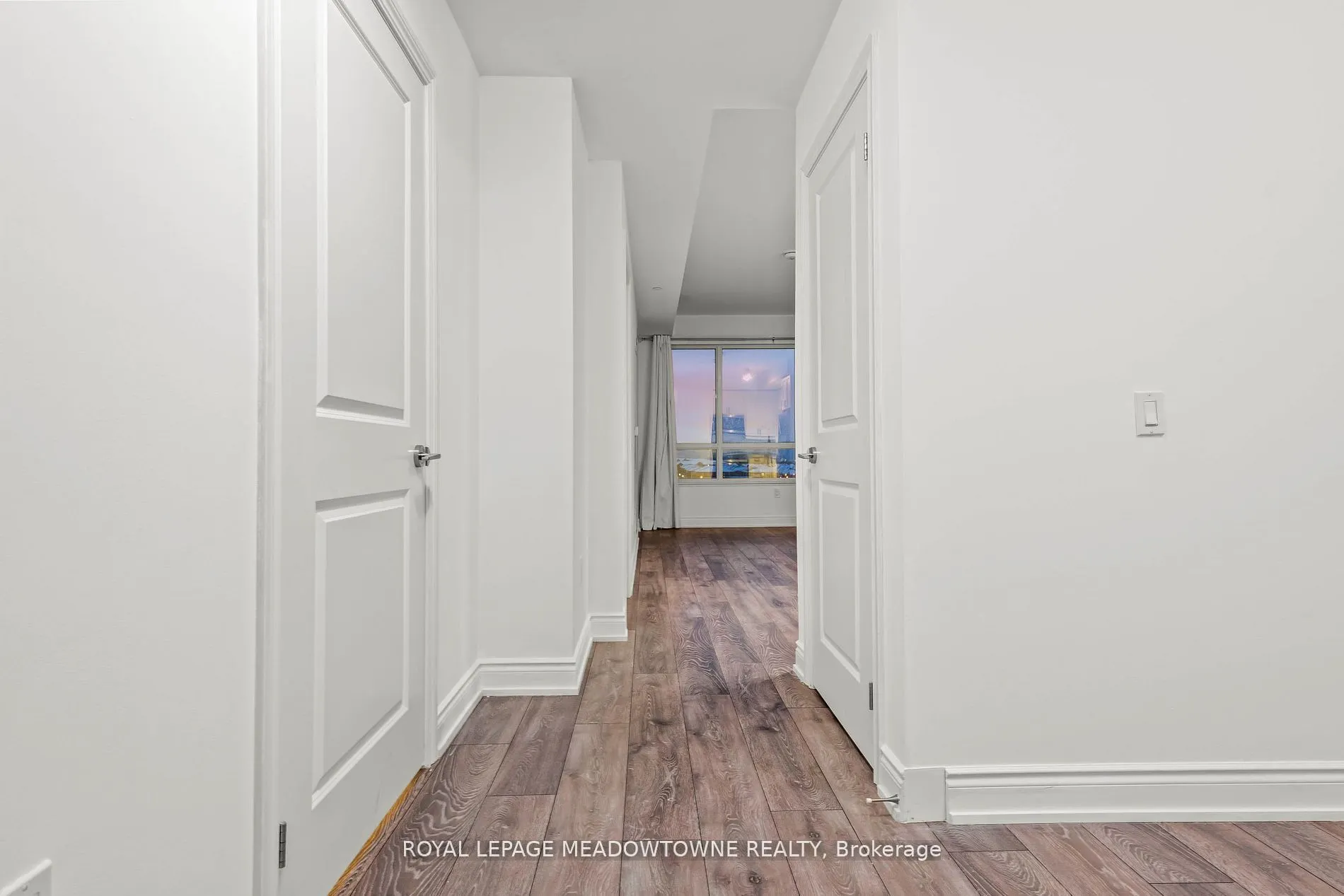 1050 Main Street E, #809