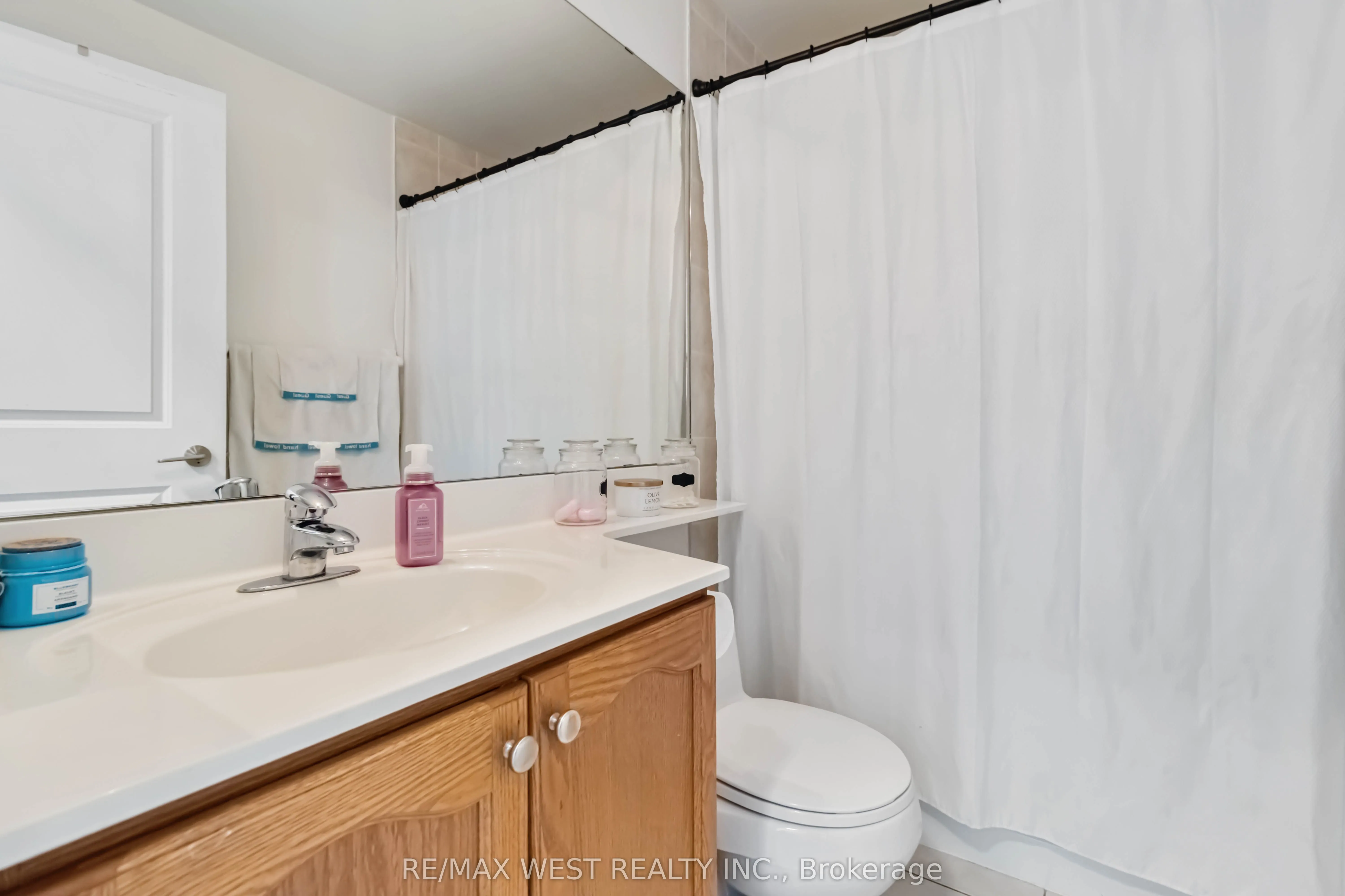 80 Absolute Avenue, #406