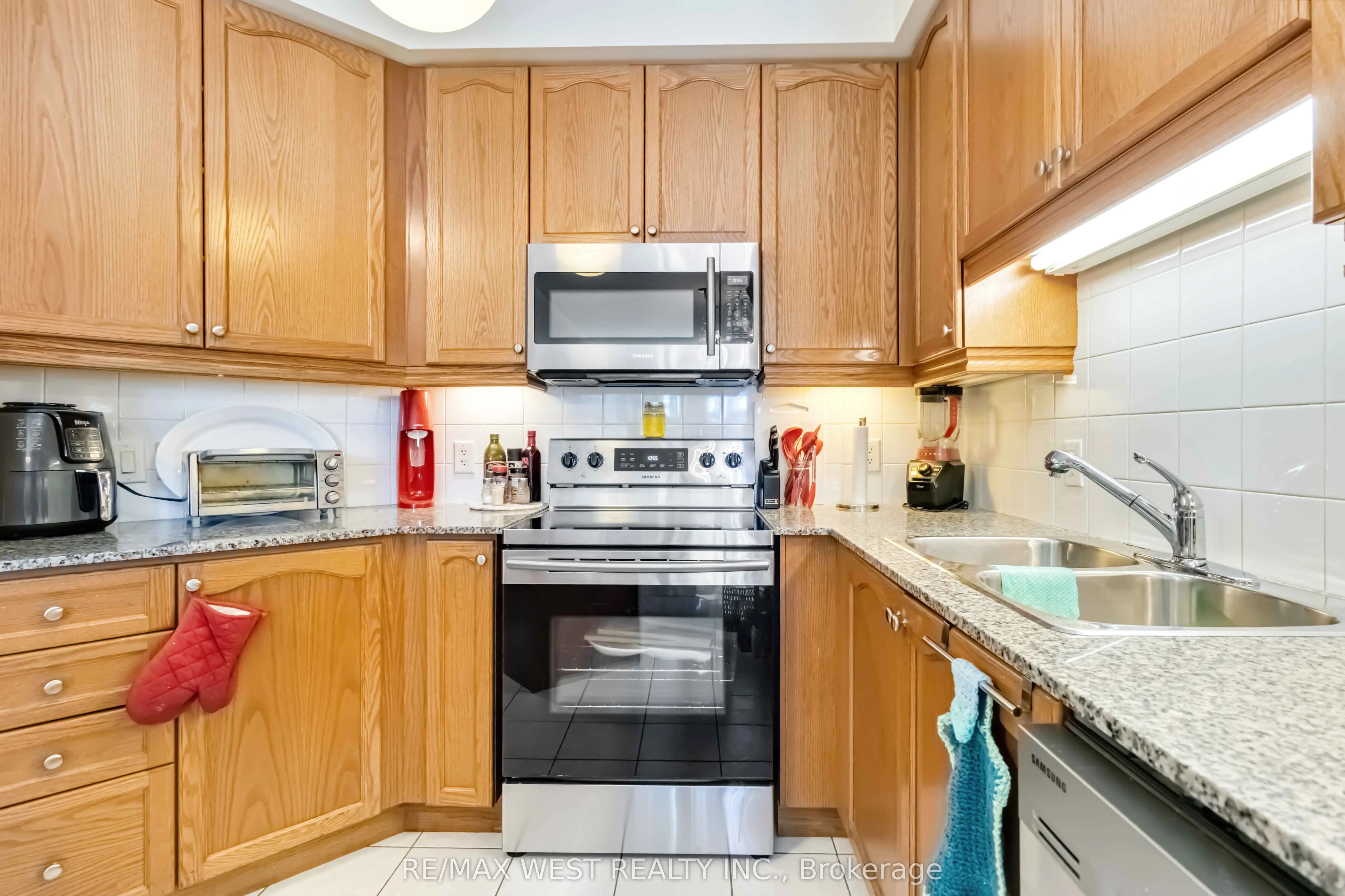 80 Absolute Avenue, #406