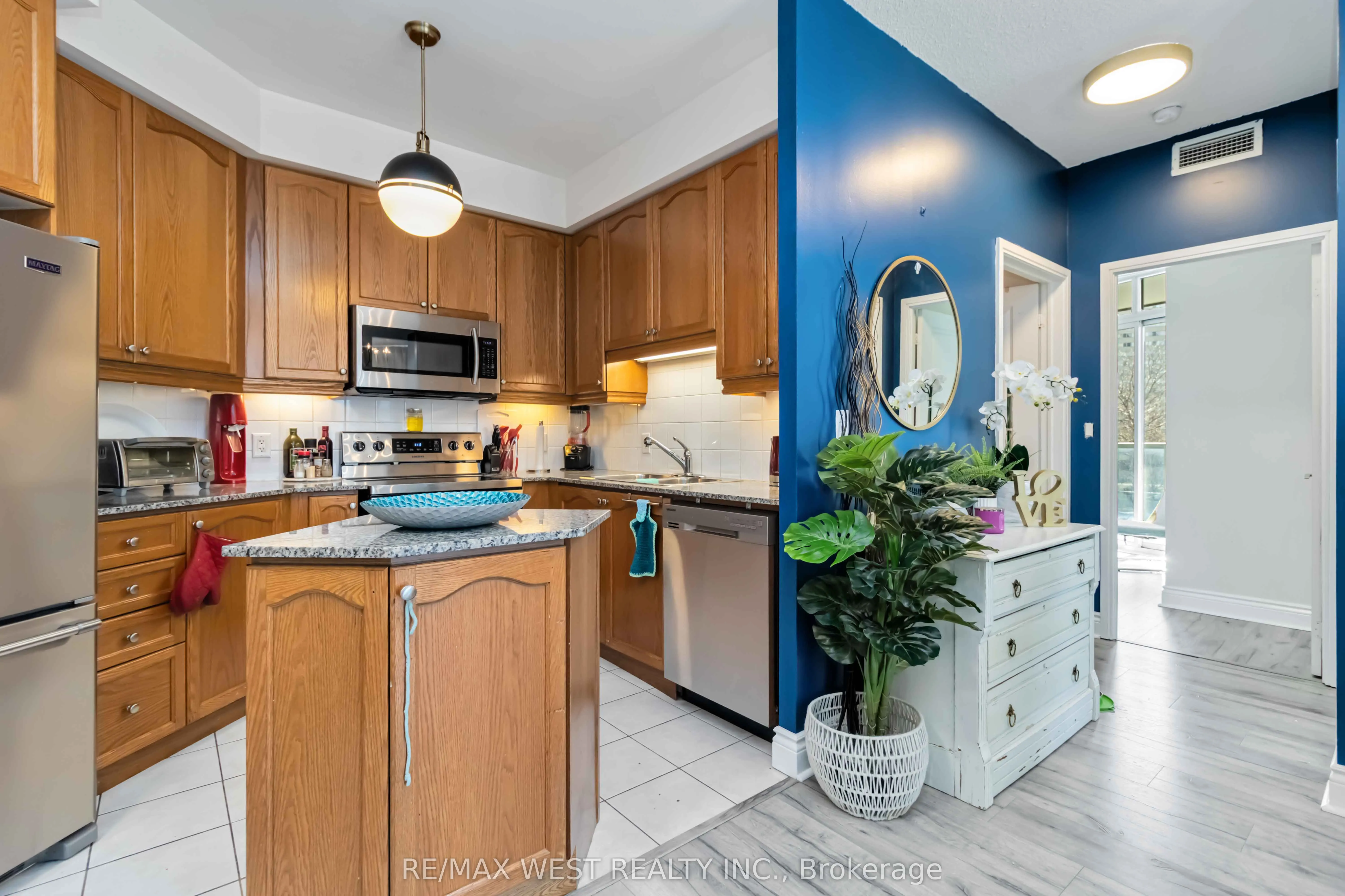 80 Absolute Avenue, #406