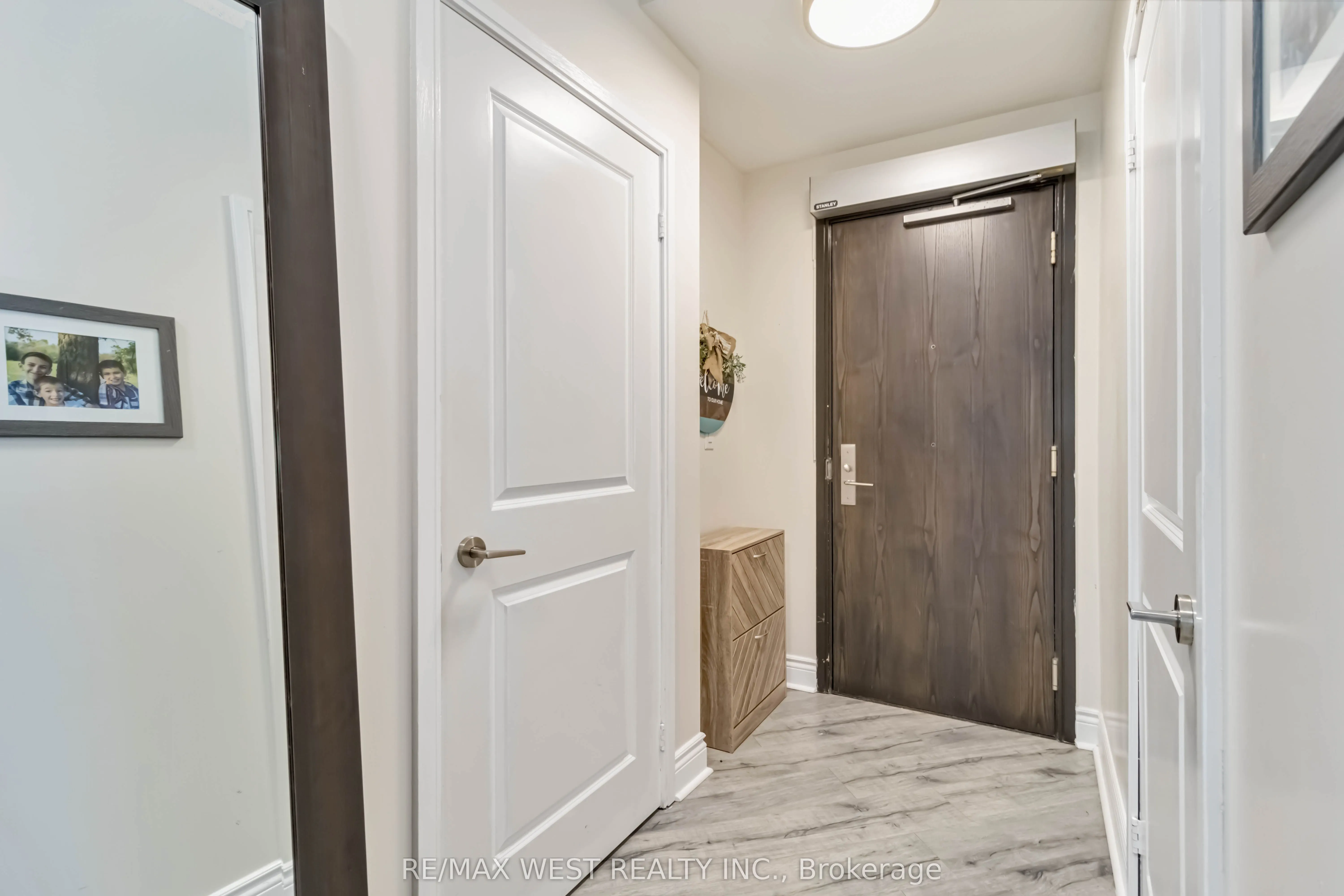 80 Absolute Avenue, #406