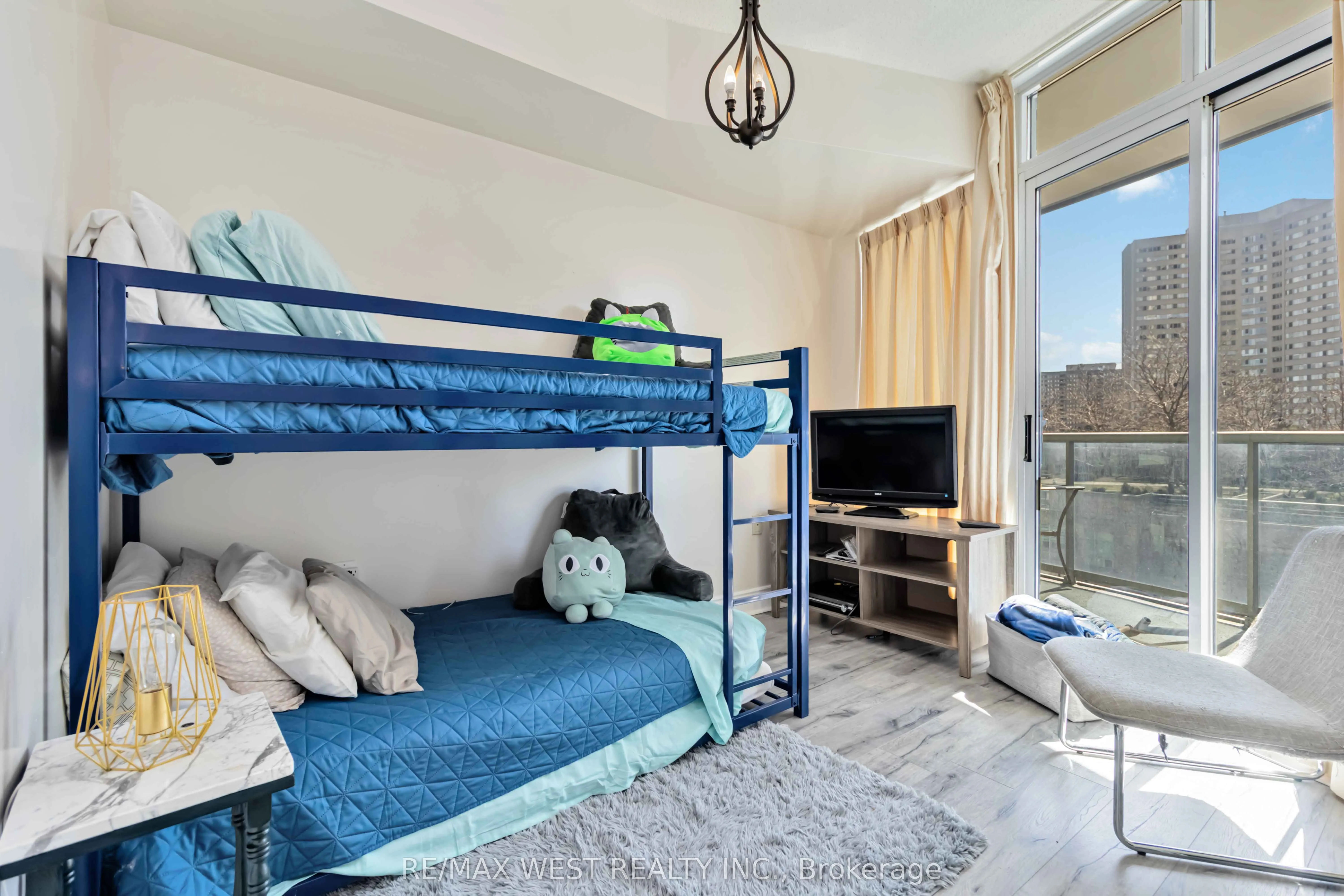 80 Absolute Avenue, #406