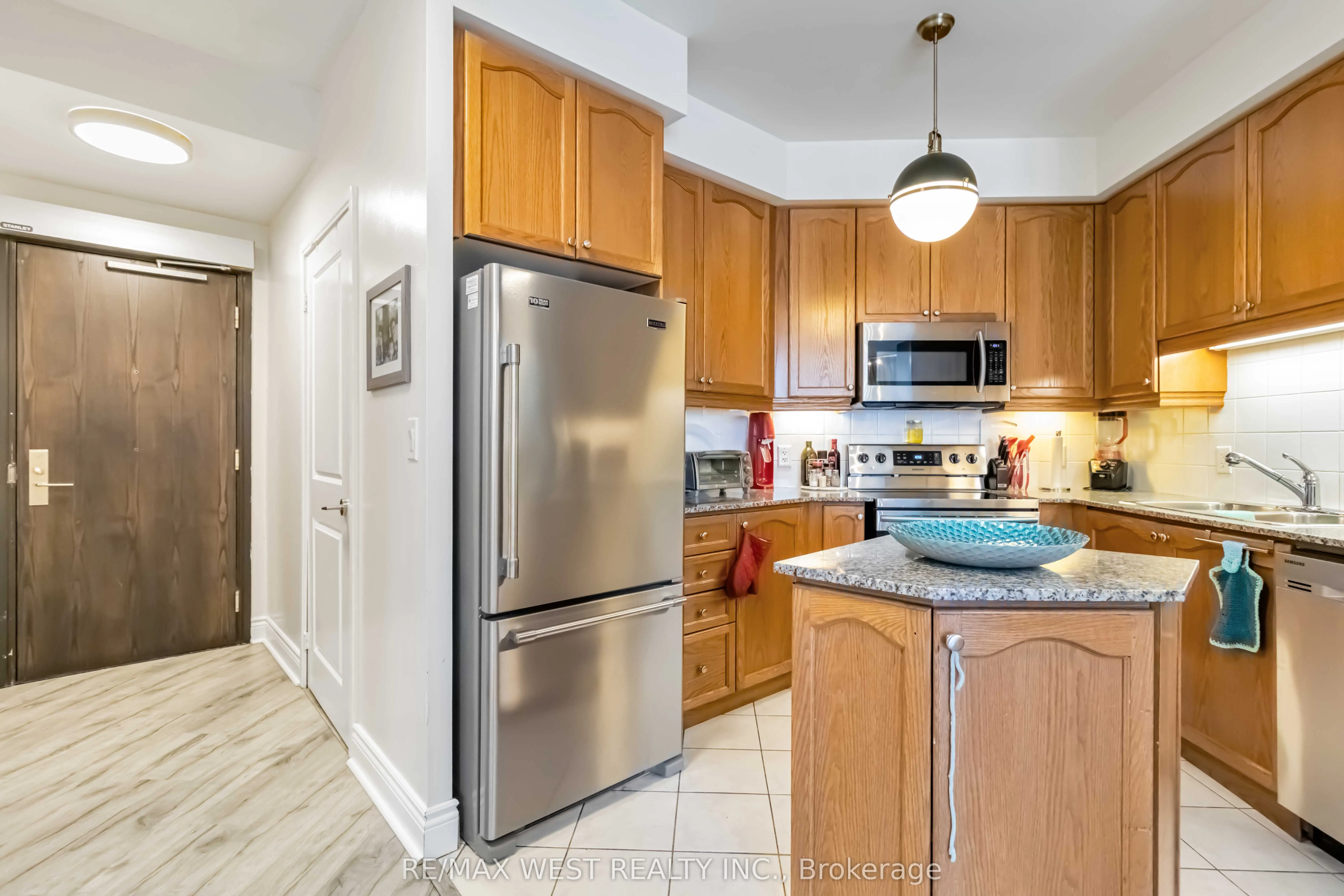 80 Absolute Avenue, #406