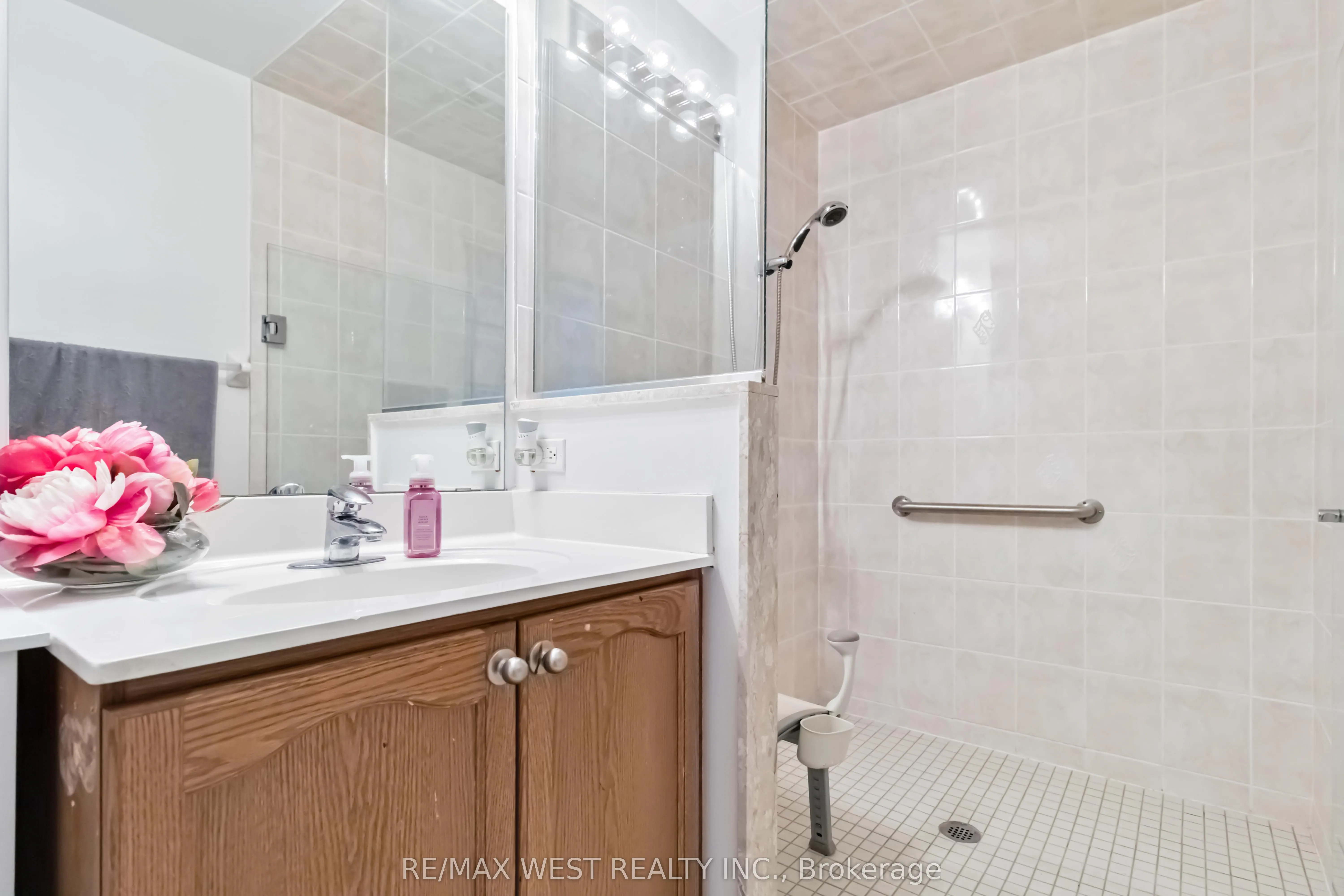 80 Absolute Avenue, #406