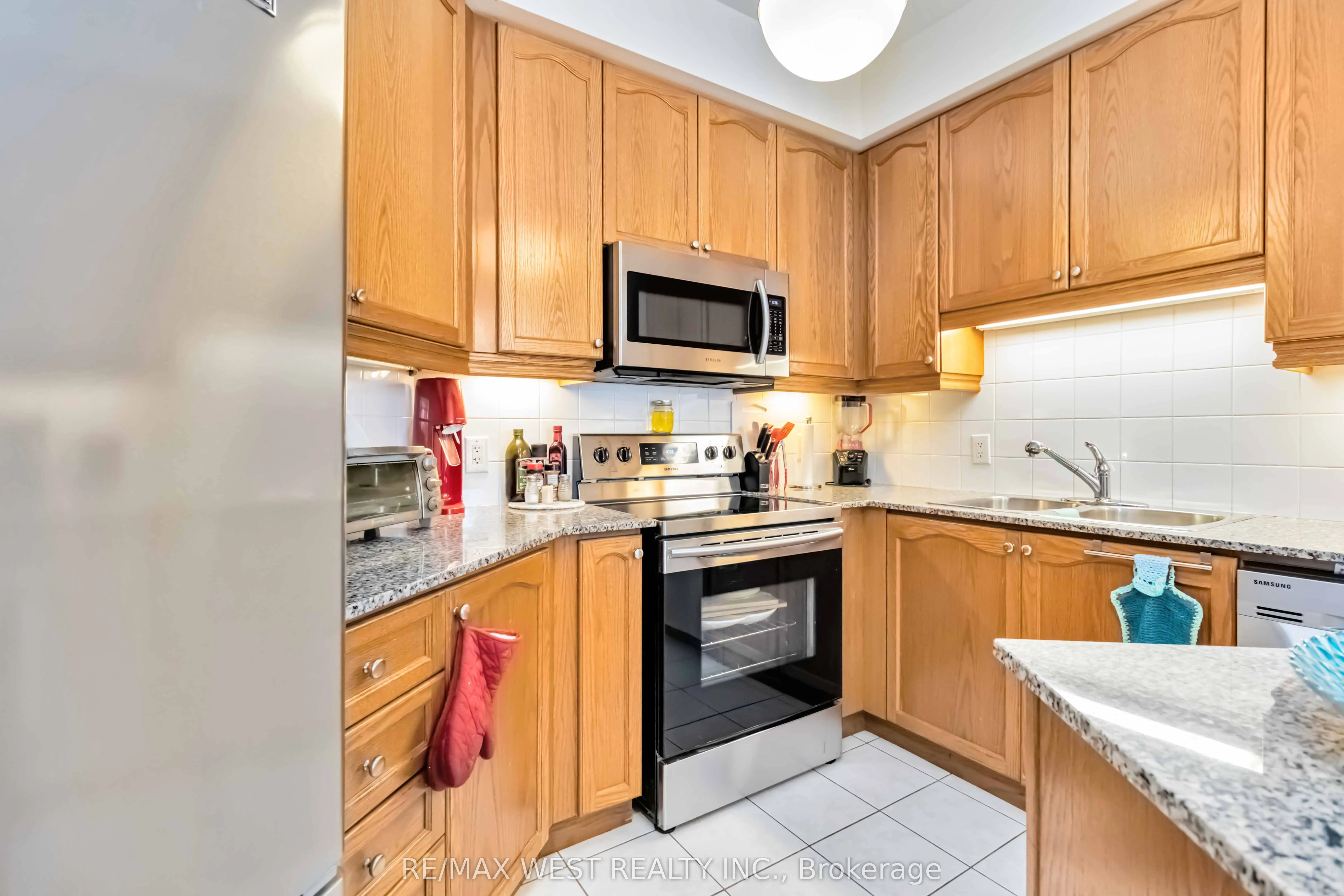 80 Absolute Avenue, #406