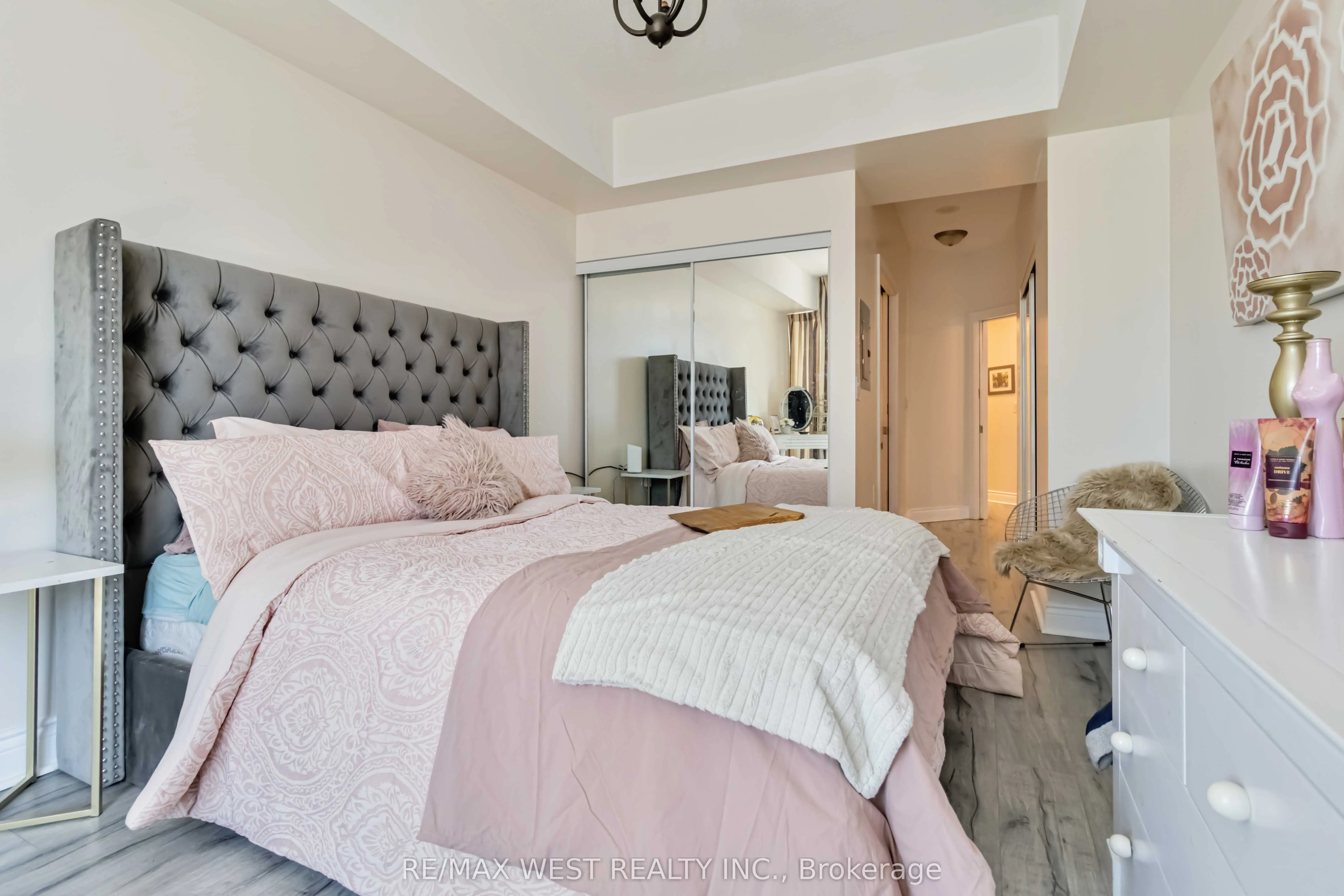 80 Absolute Avenue, #406