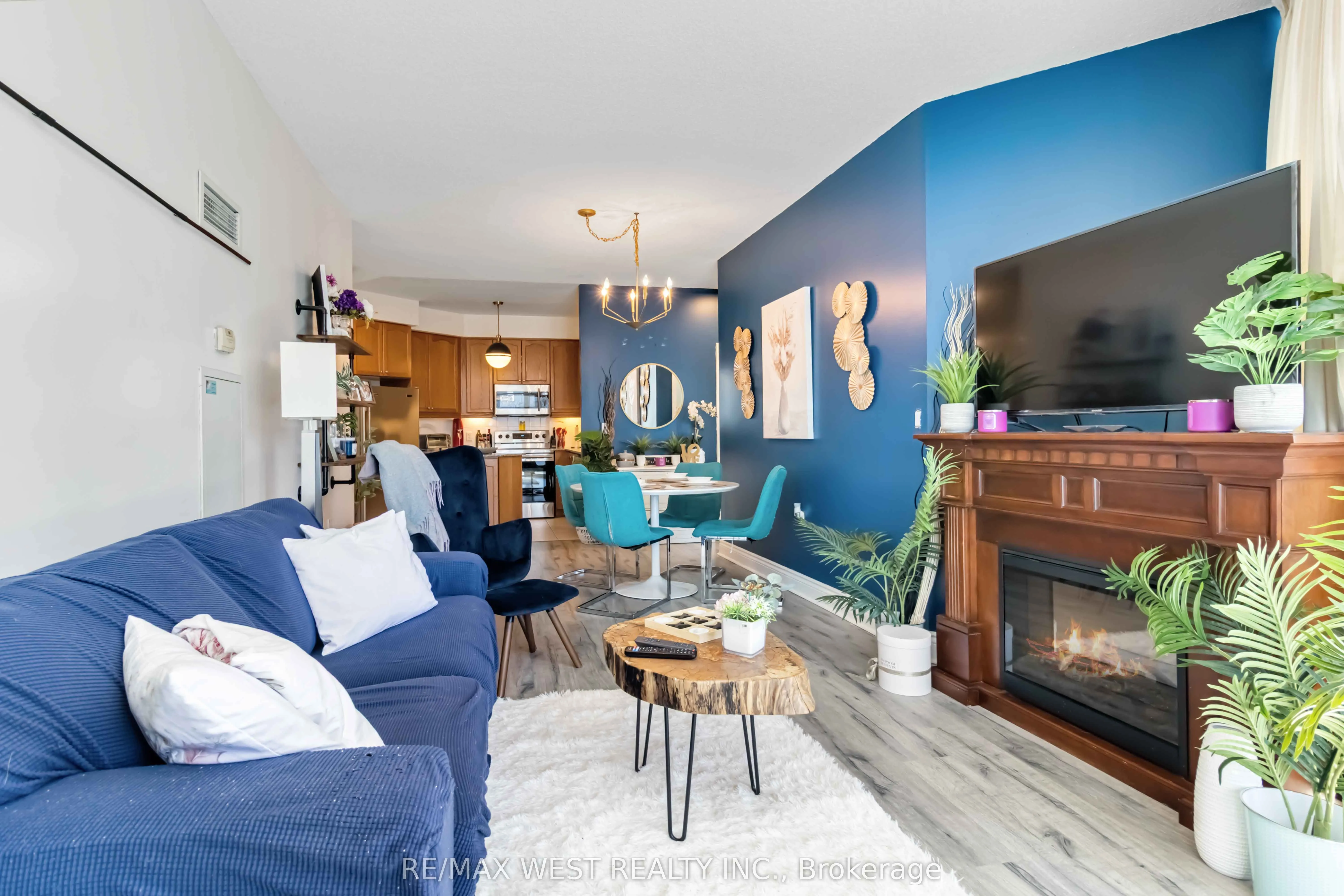 80 Absolute Avenue, #406