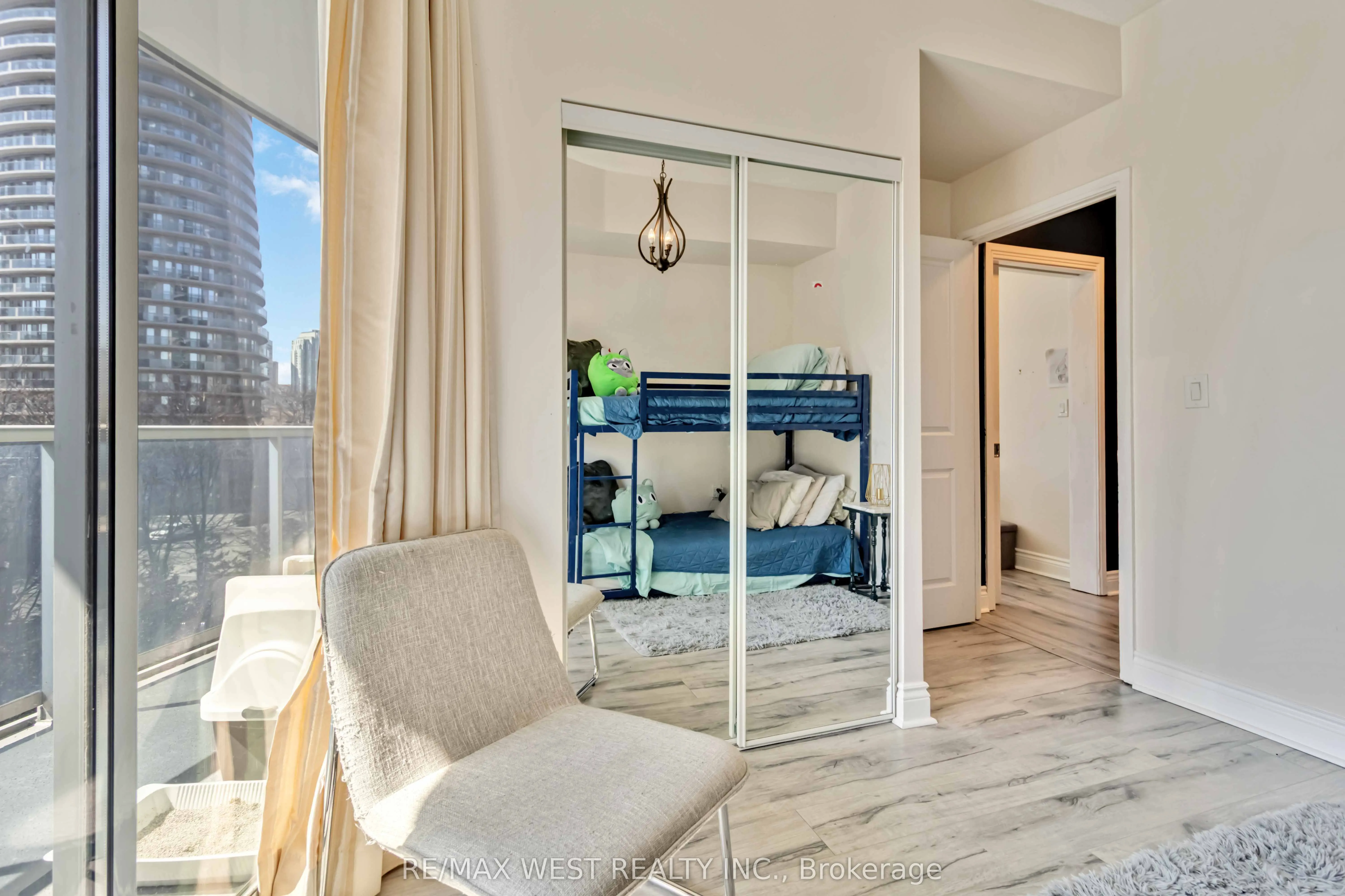80 Absolute Avenue, #406