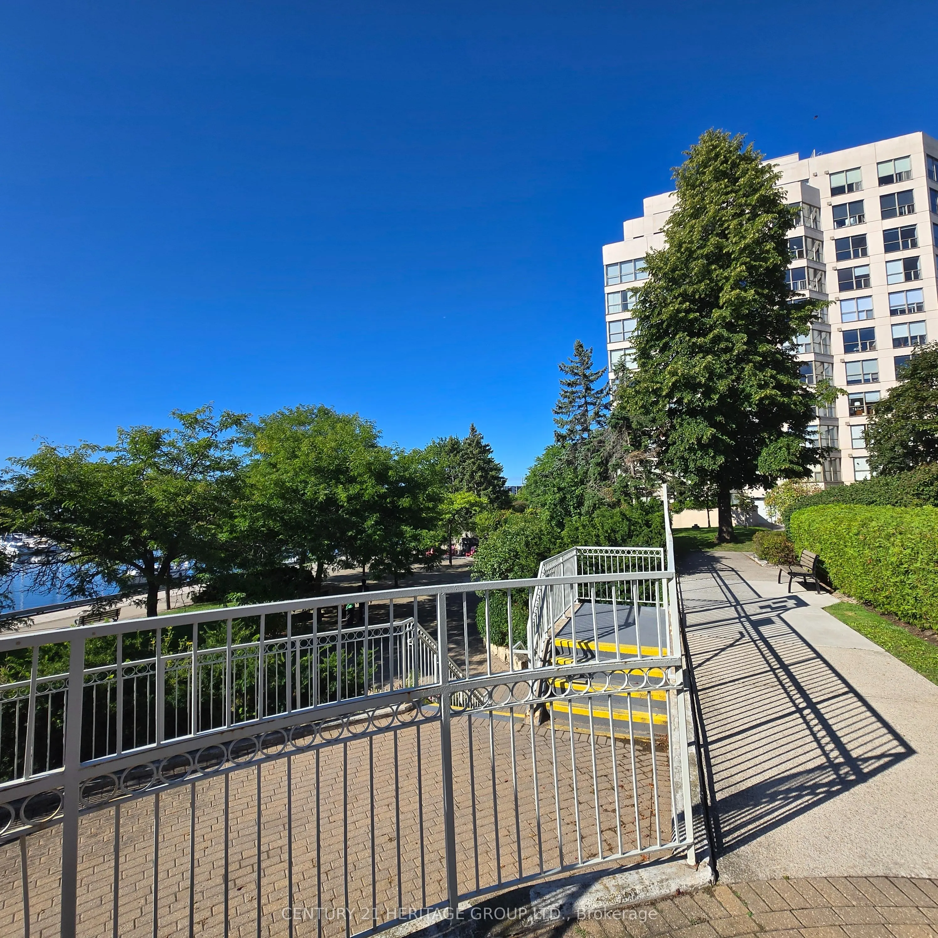 2267 Lakeshore Boulevard W, #610