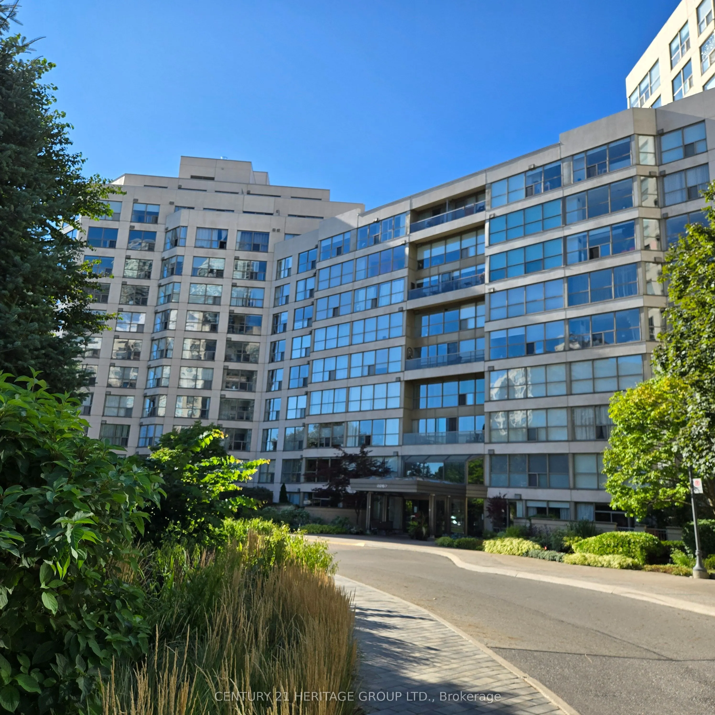2267 Lakeshore Boulevard W, #610