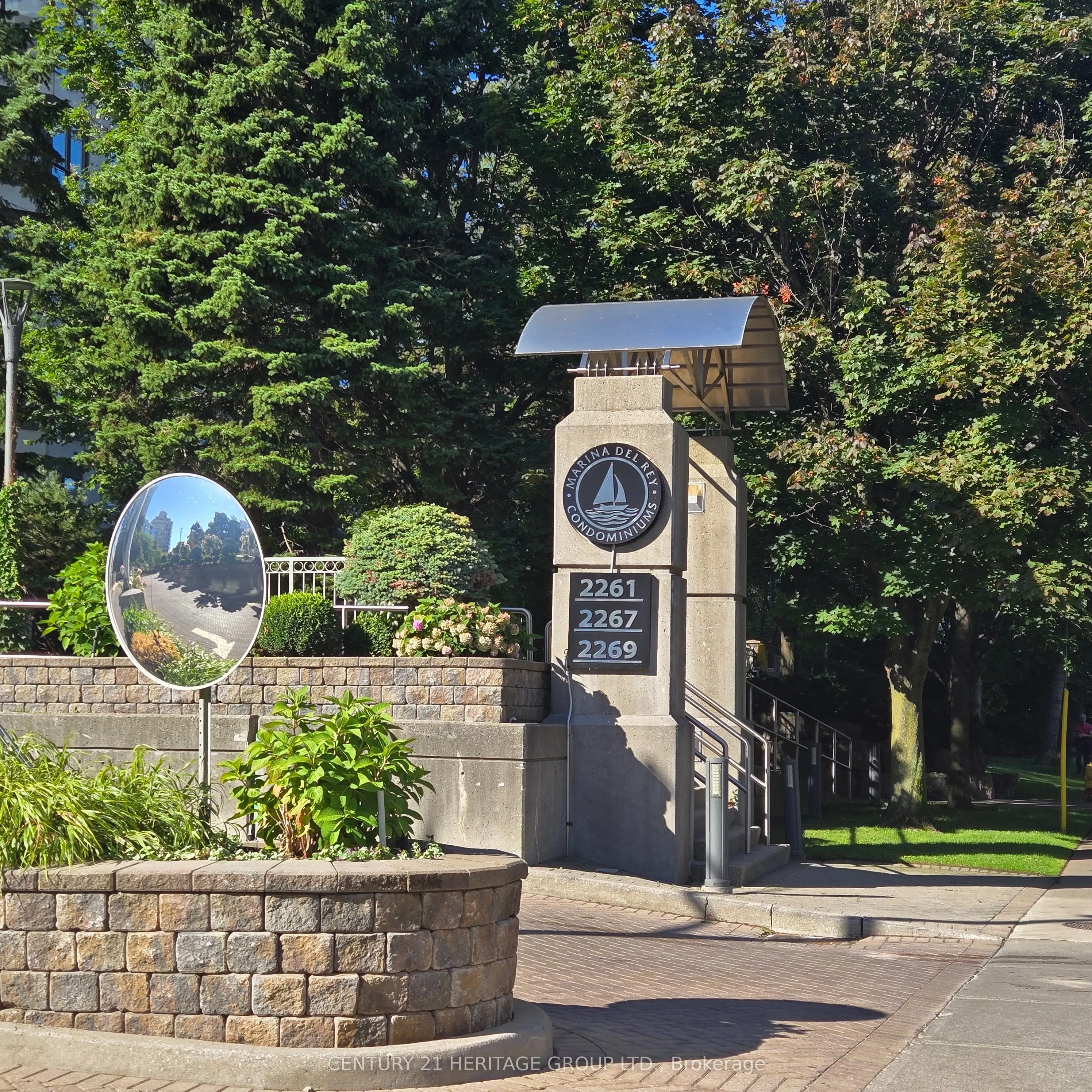 2267 Lakeshore Boulevard W, #610