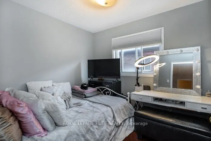 17 Chestermere Crescent