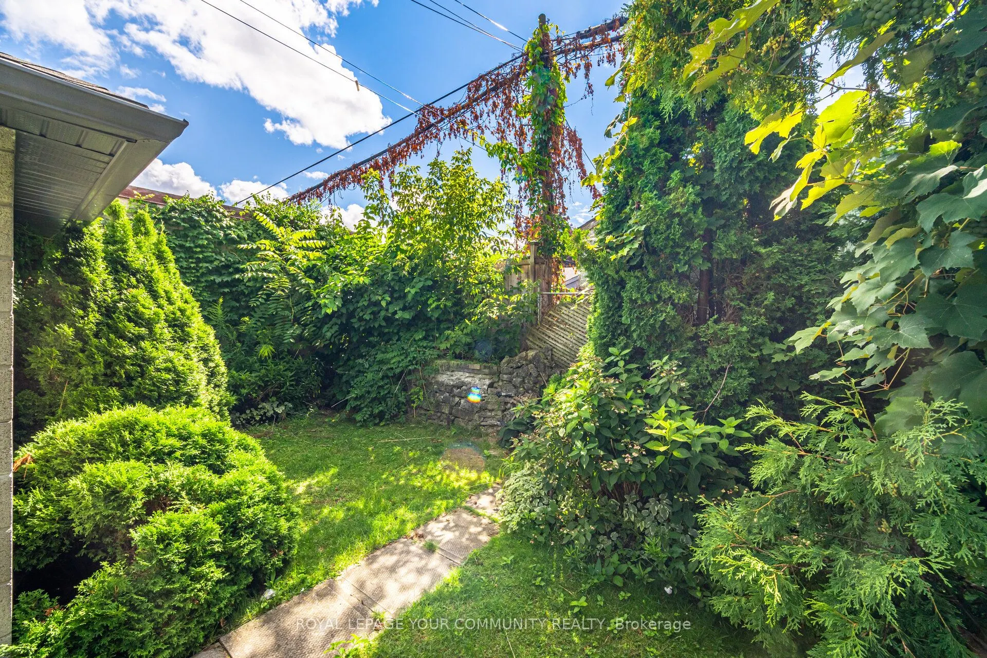 185 Dunraven Drive