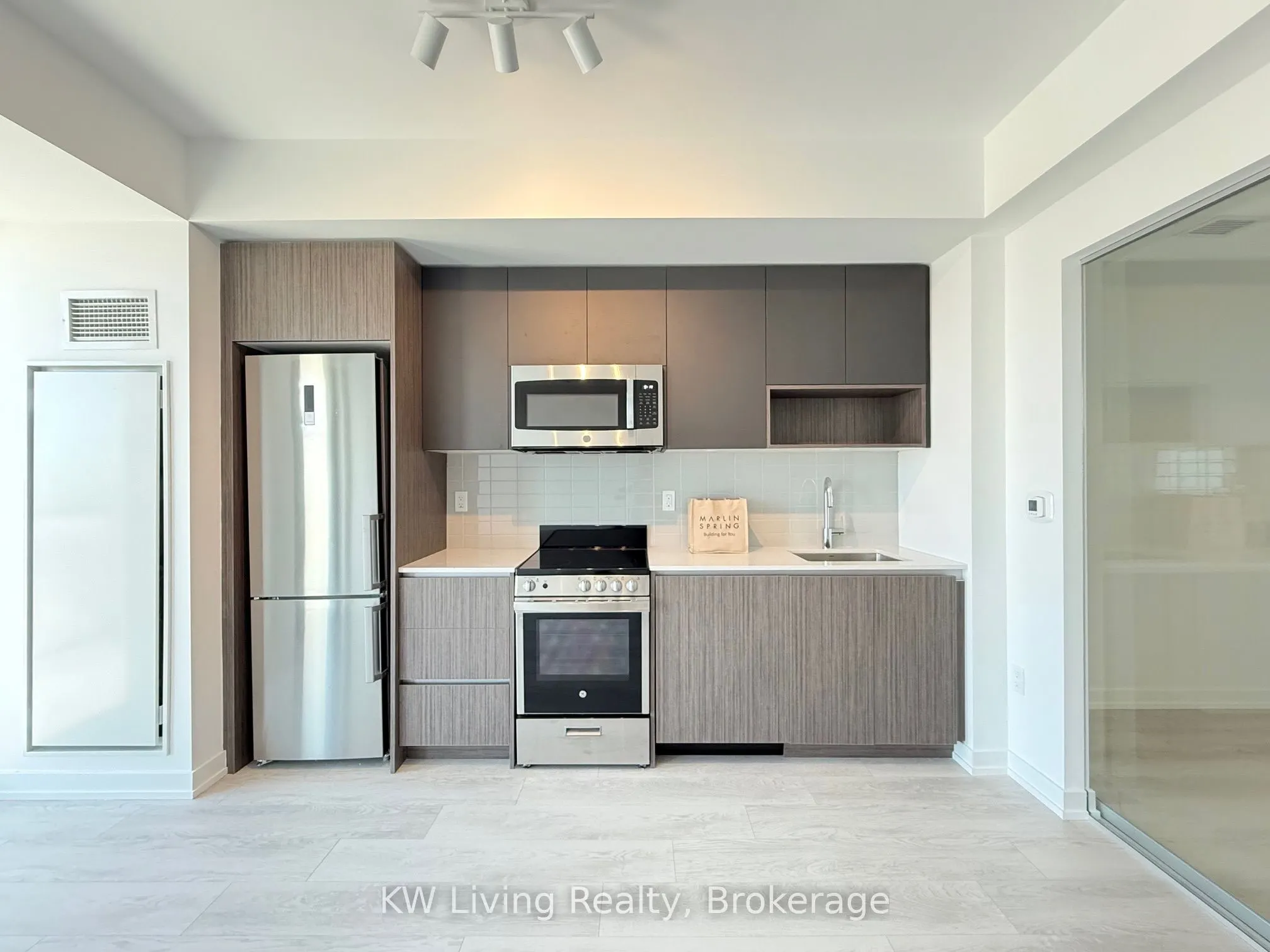 801 The Queensway, #411