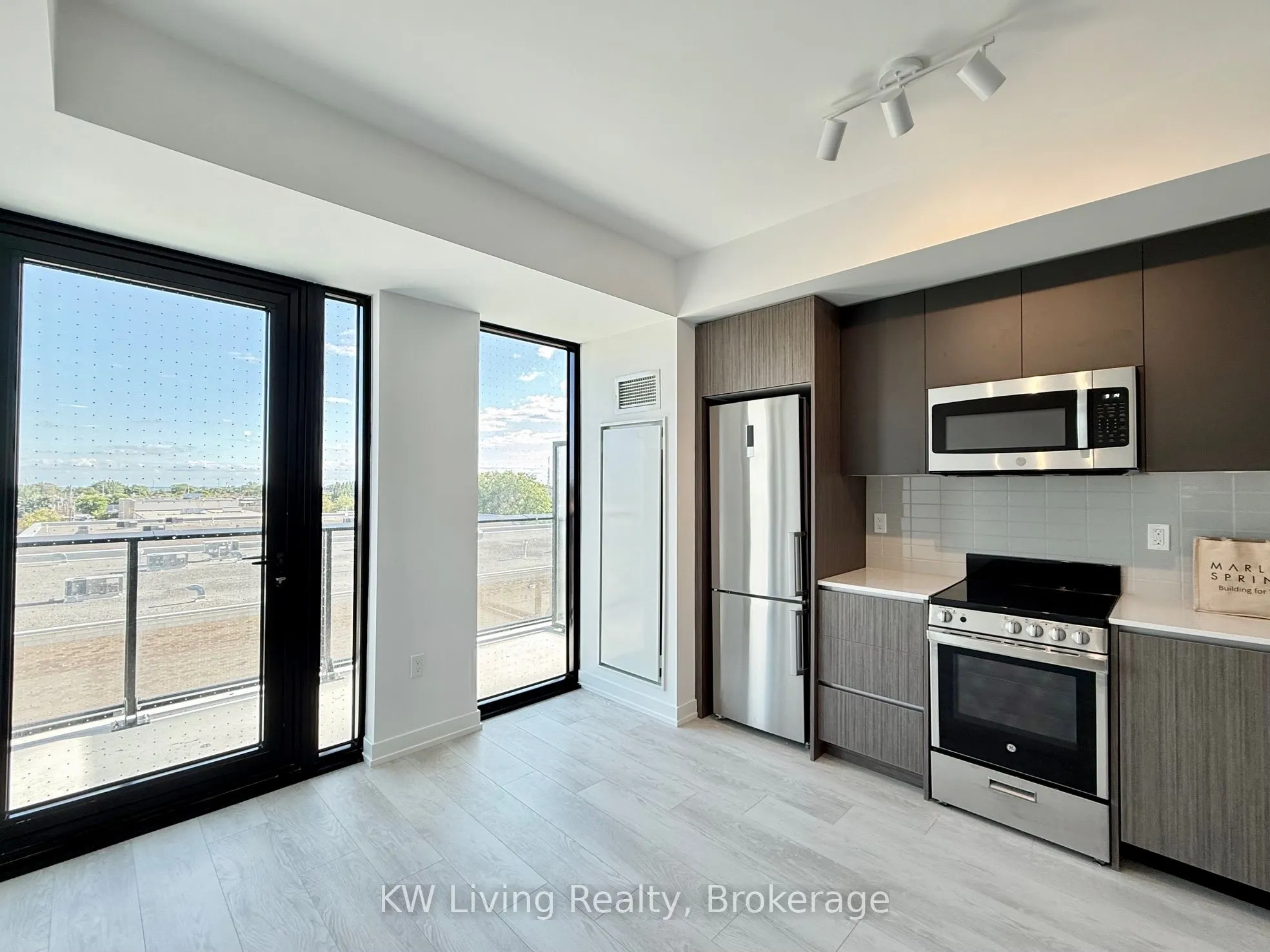 801 The Queensway, #411