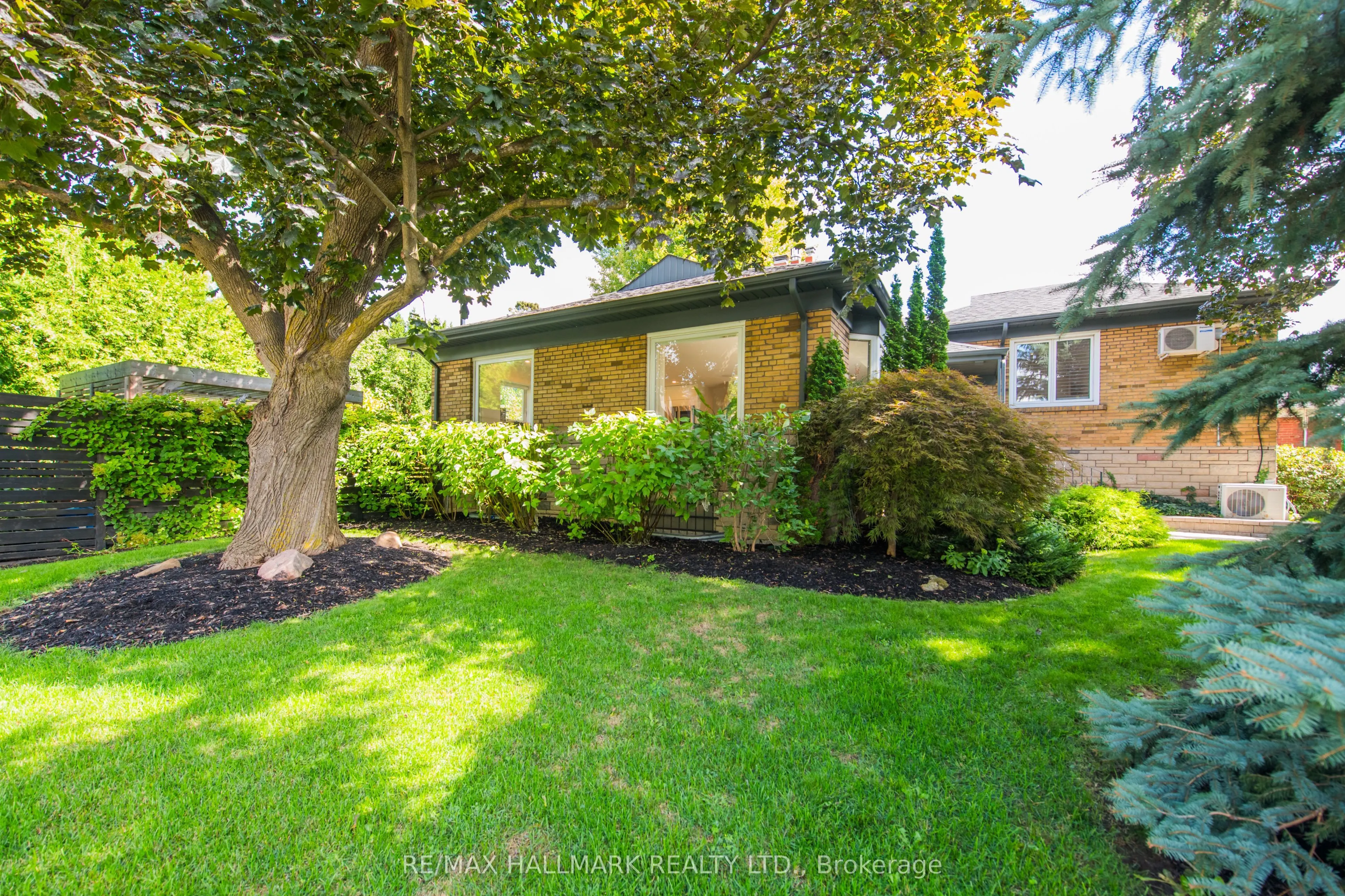 23 Fernalroy Boulevard