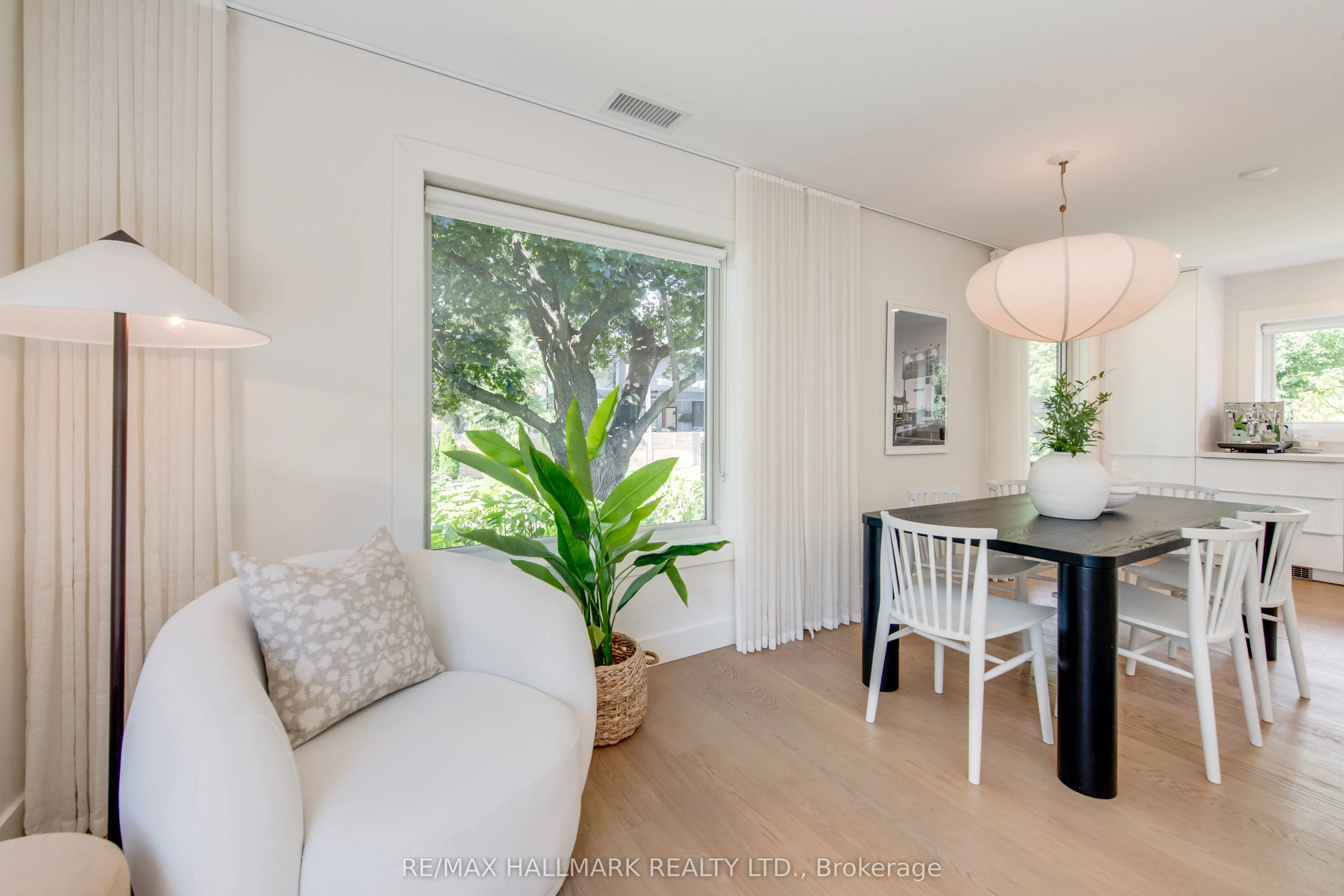 23 Fernalroy Boulevard