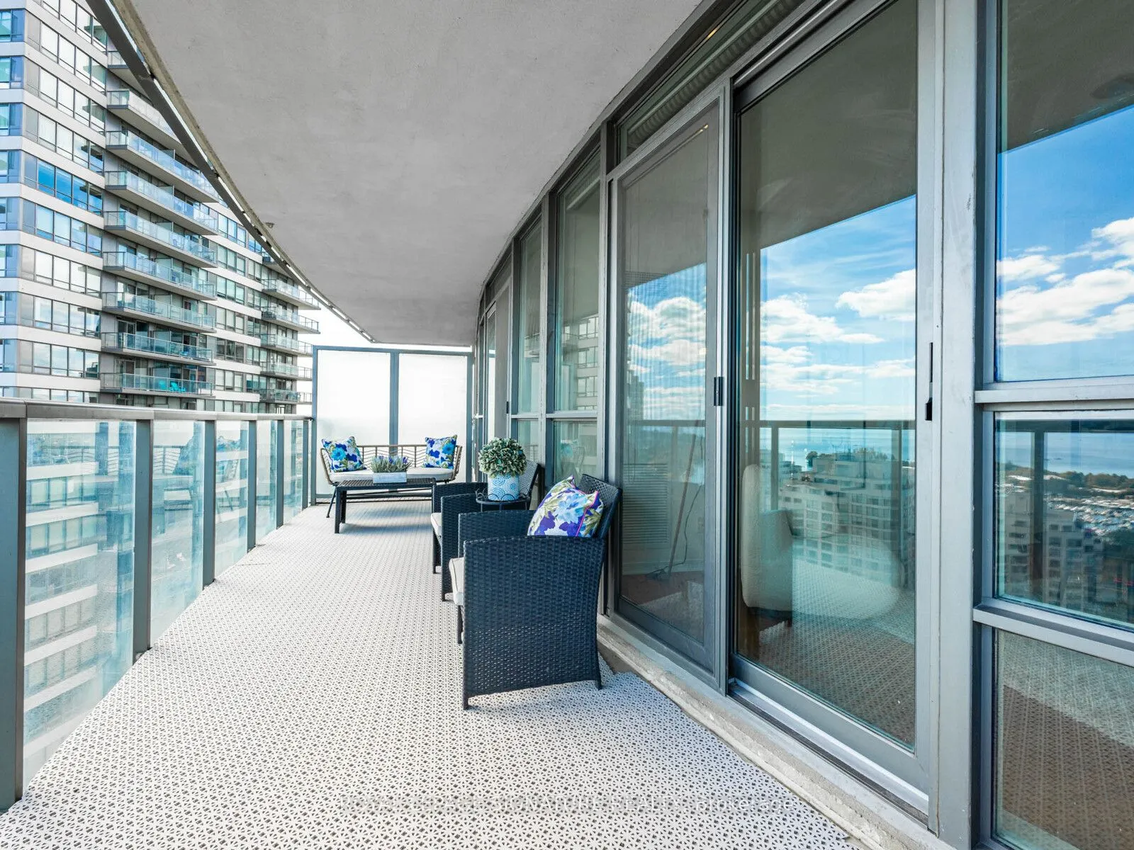 2230 Lake Shore Boulevard W, #2101