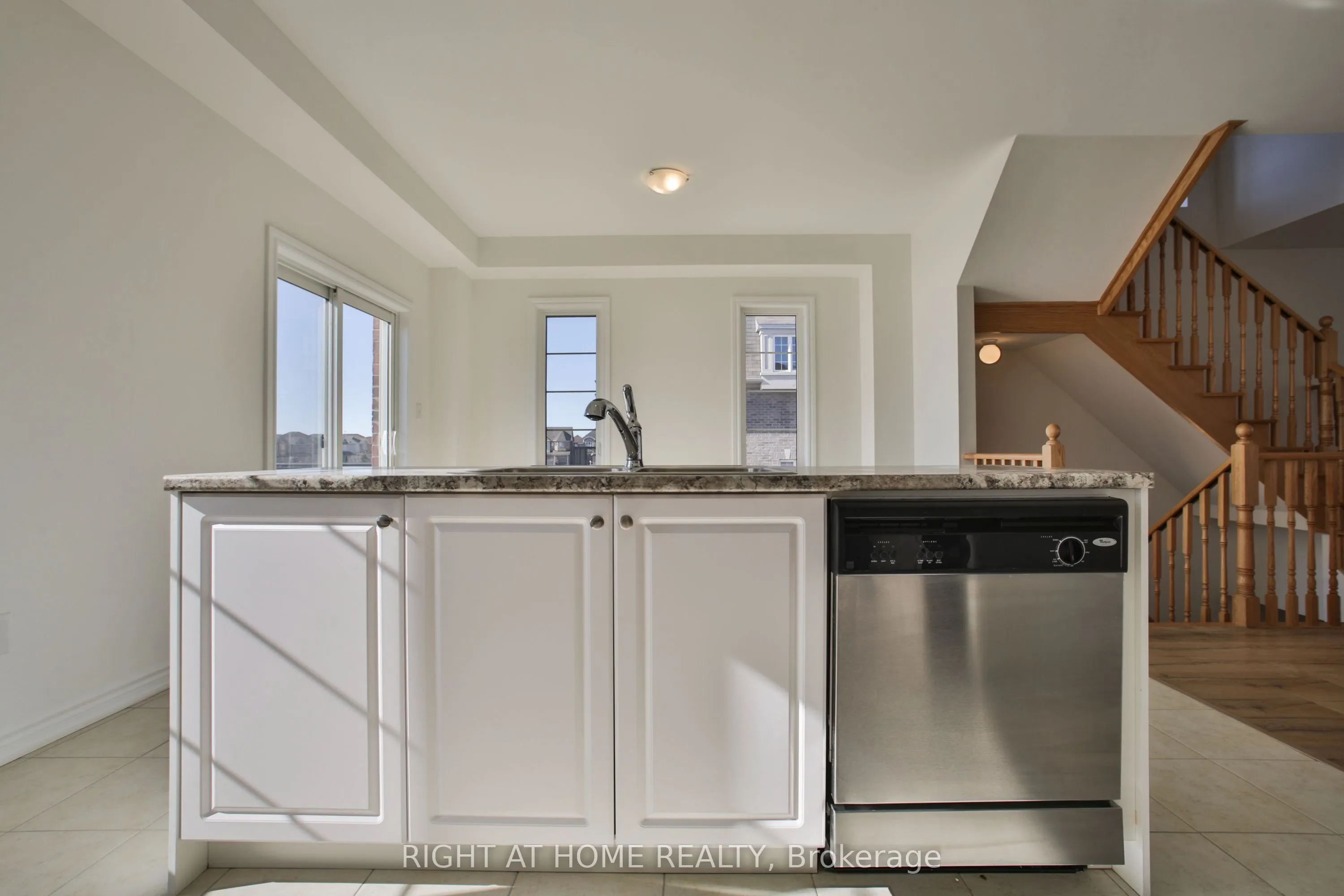 24 POMARINE Way, #UPPER