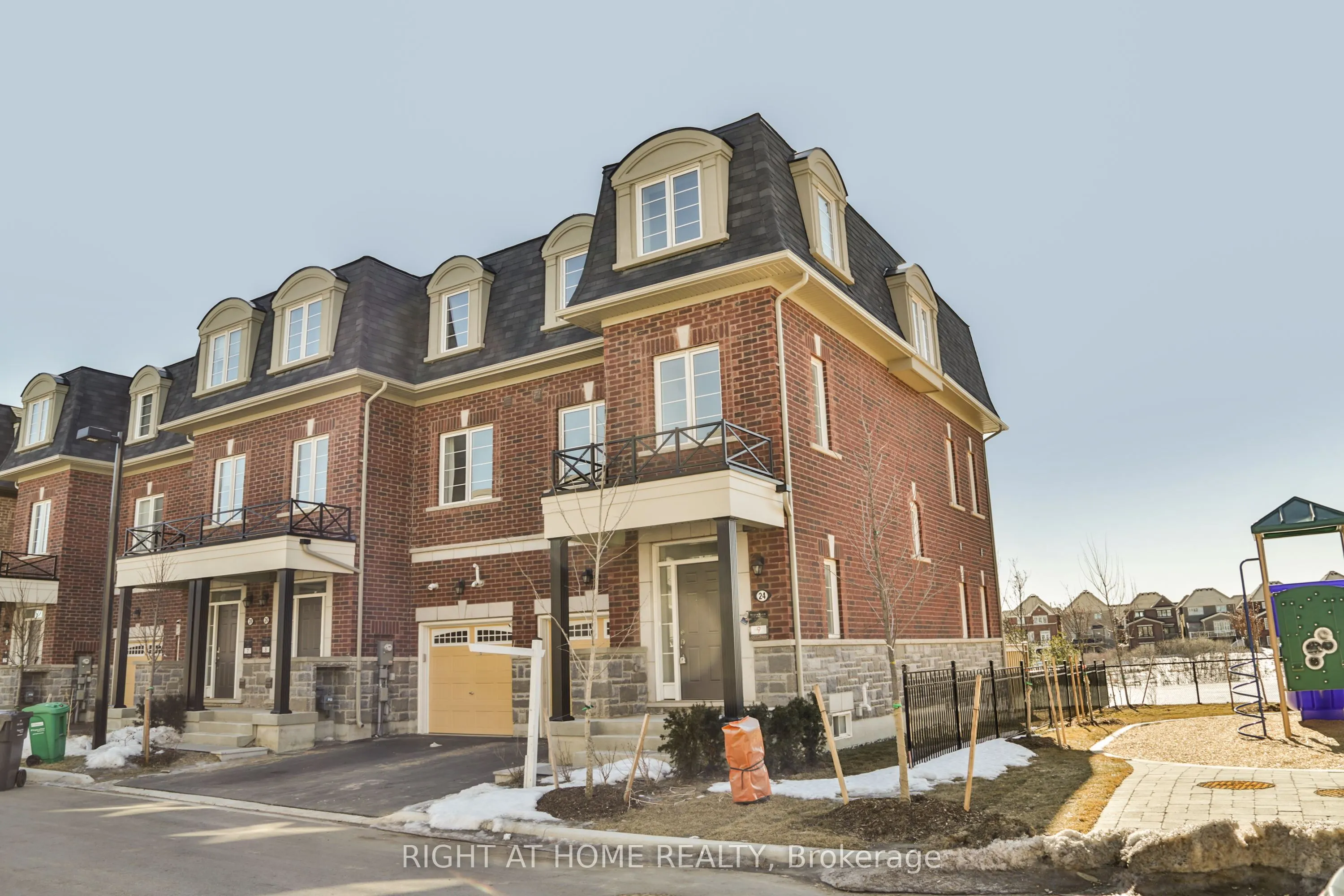 24 POMARINE Way, #UPPER