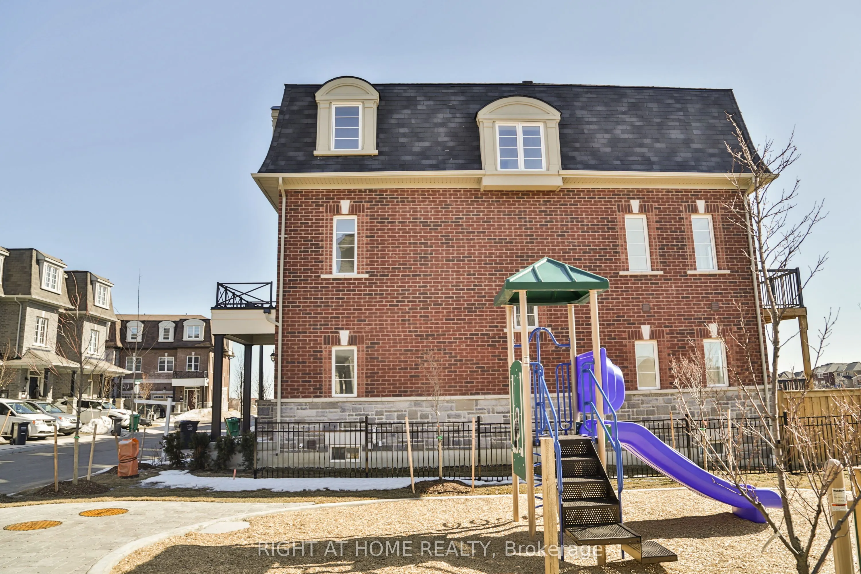 24 POMARINE Way, #UPPER