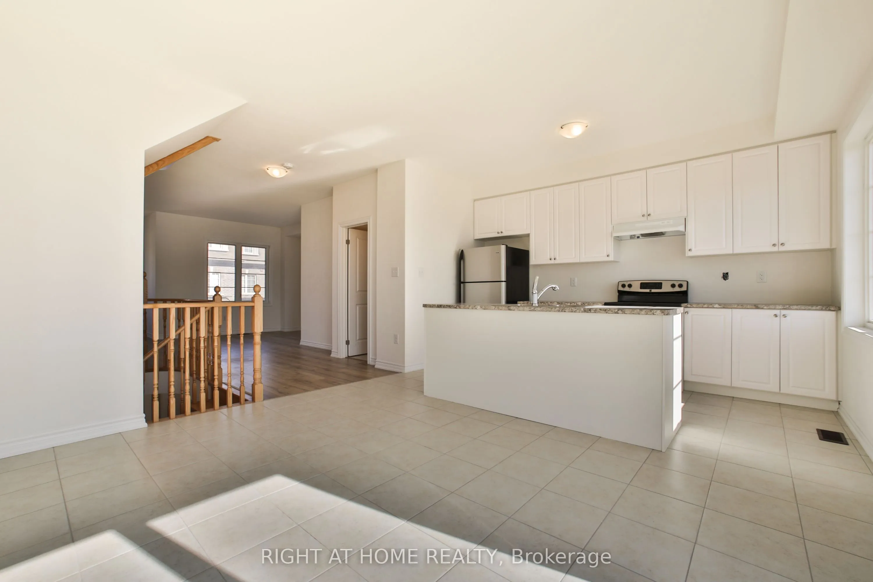 24 POMARINE Way, #UPPER