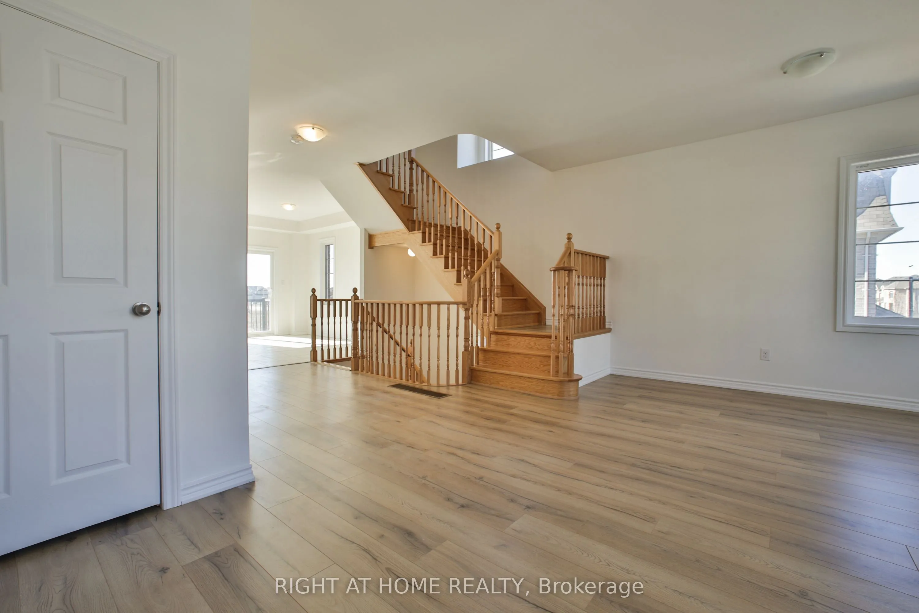 24 POMARINE Way, #UPPER