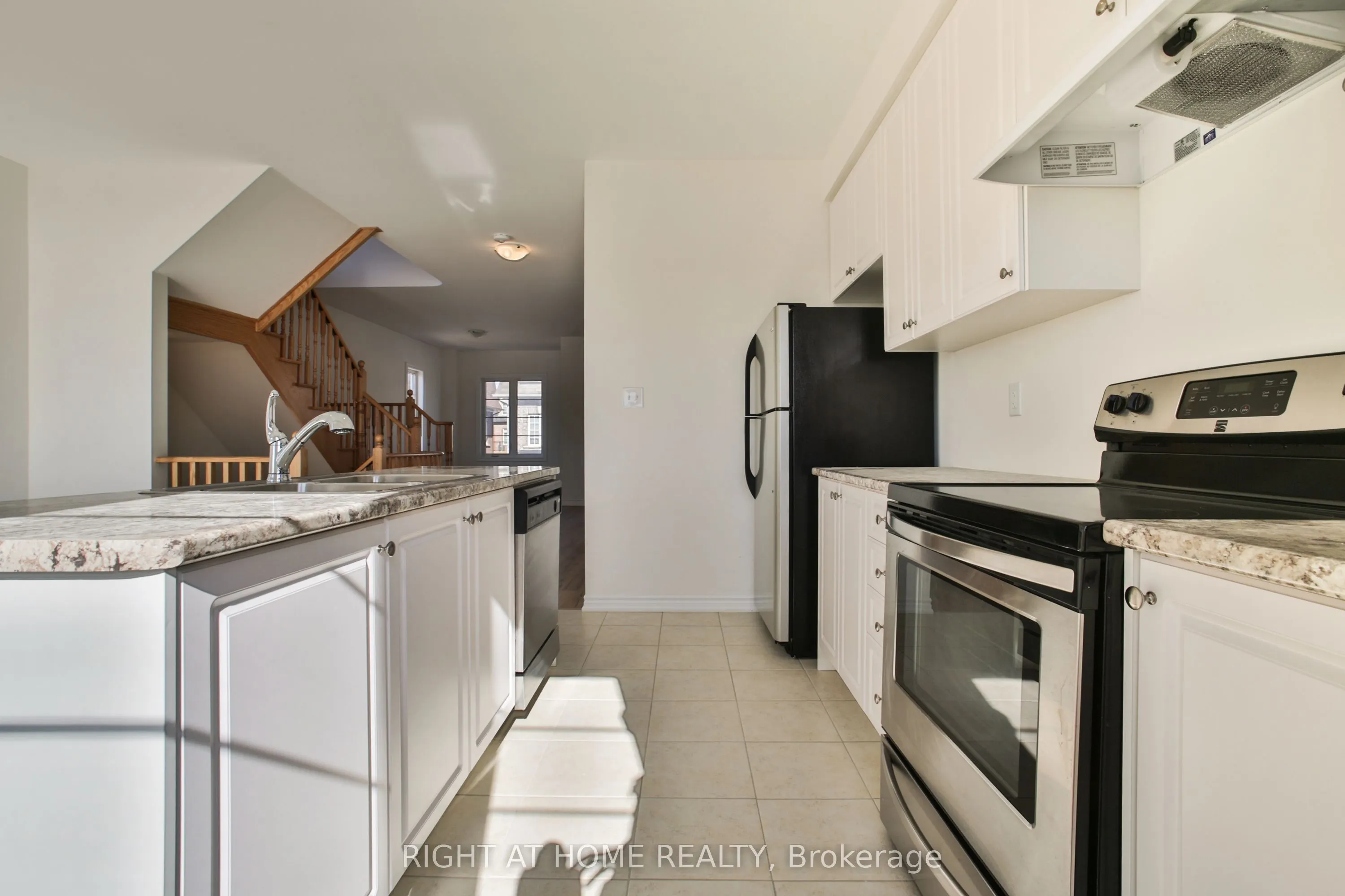 24 POMARINE Way, #UPPER