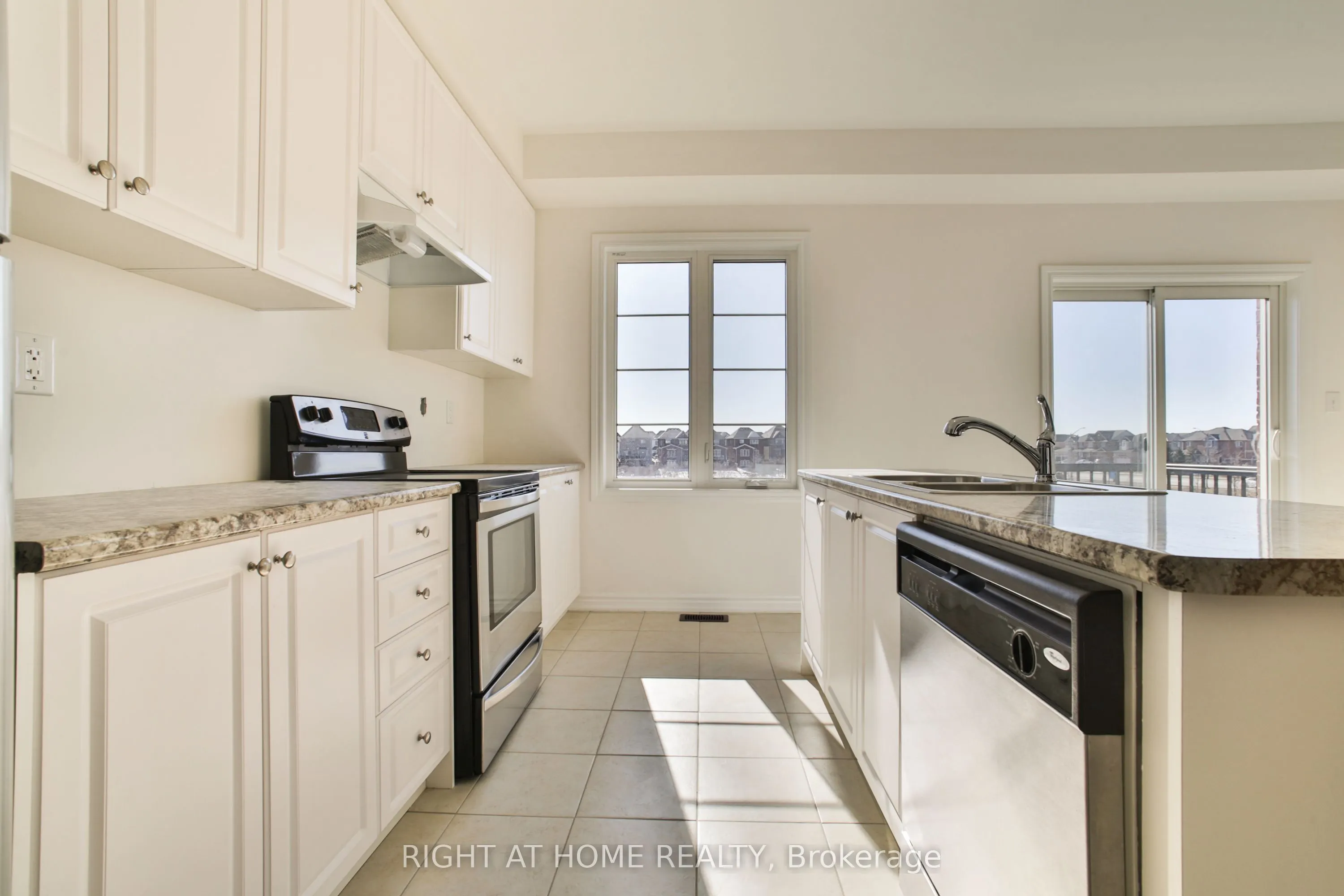 24 POMARINE Way, #UPPER