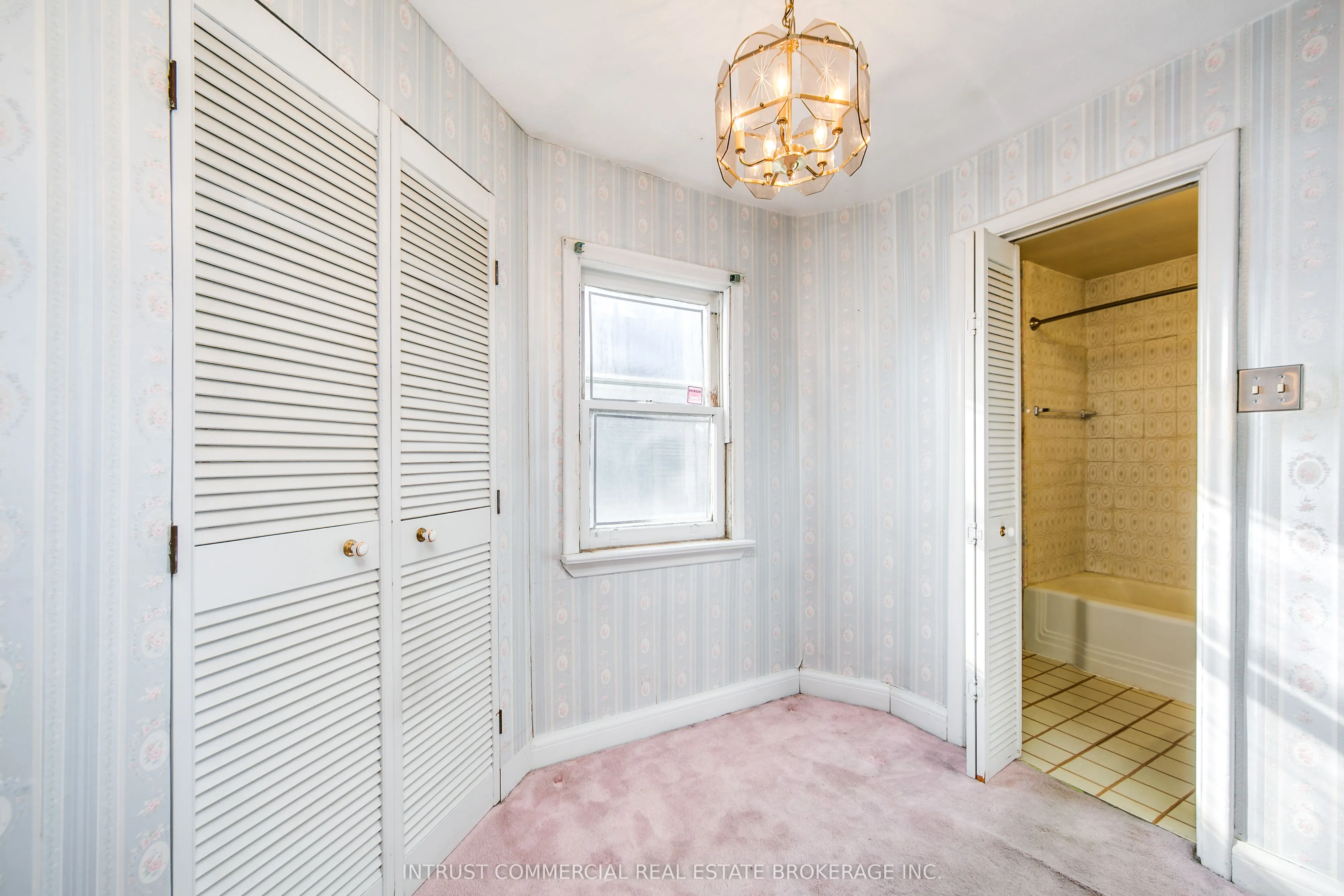 13 Dunraven Drive