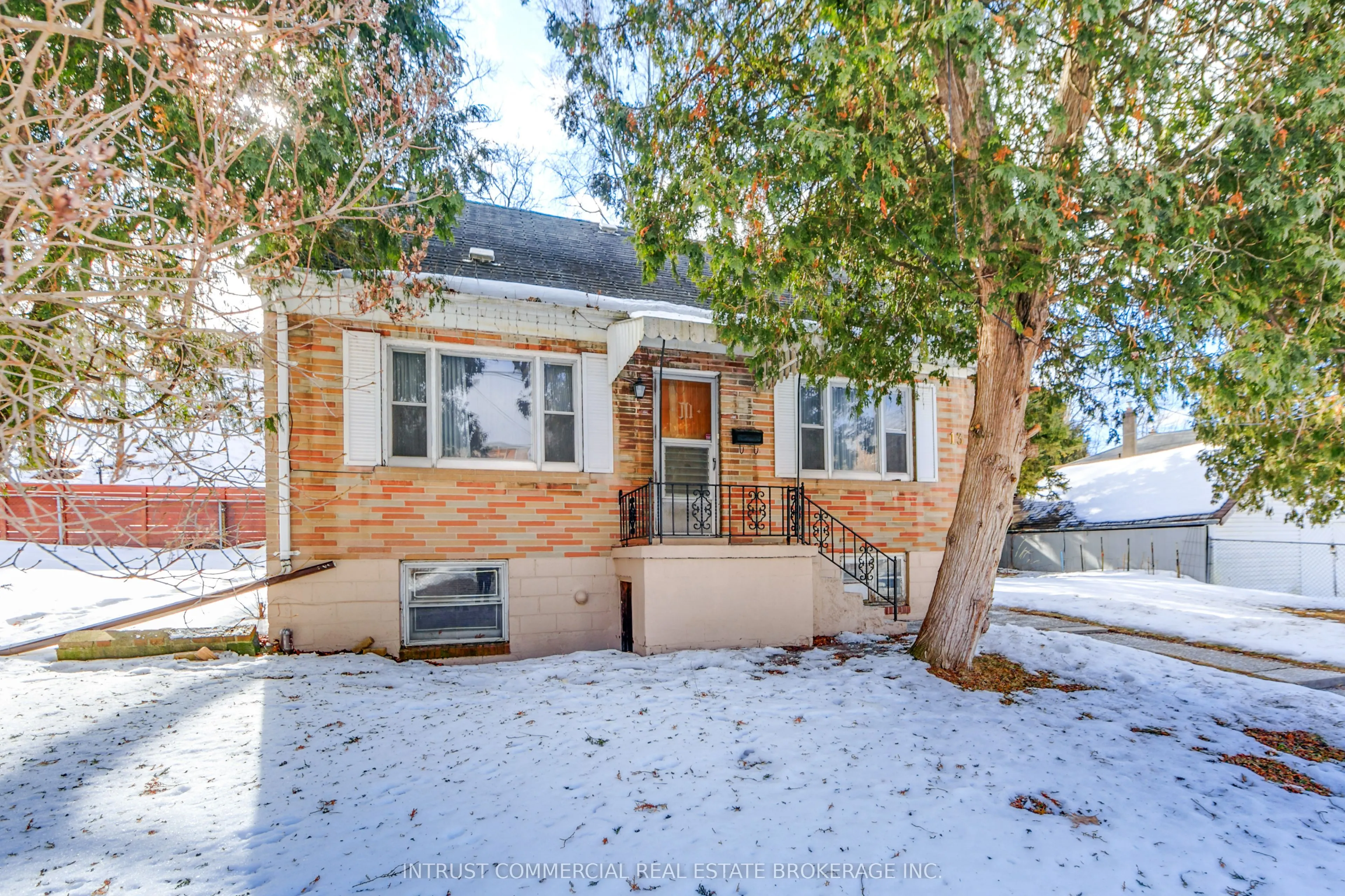 13 Dunraven Drive