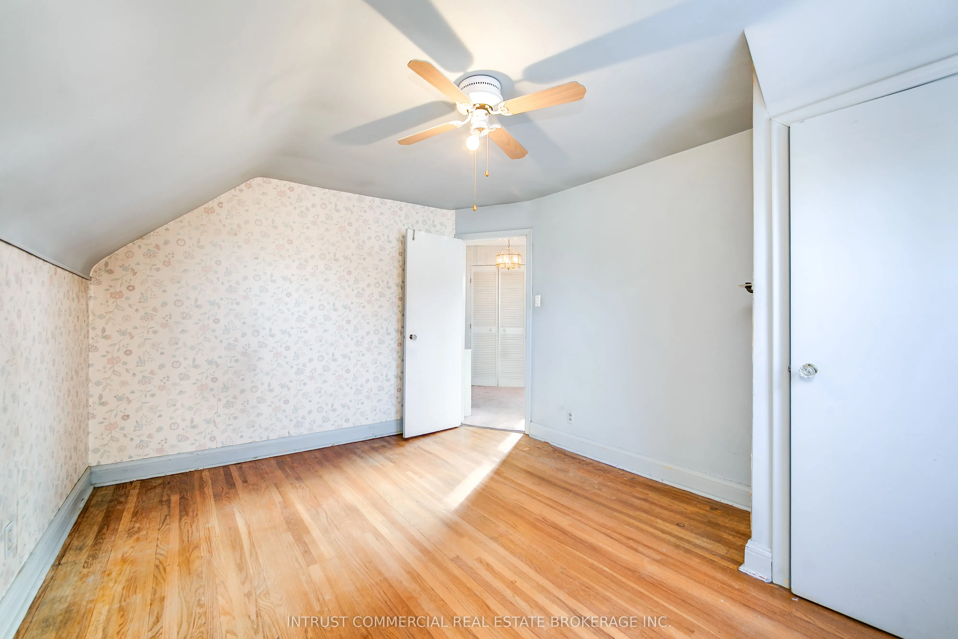 13 Dunraven Drive