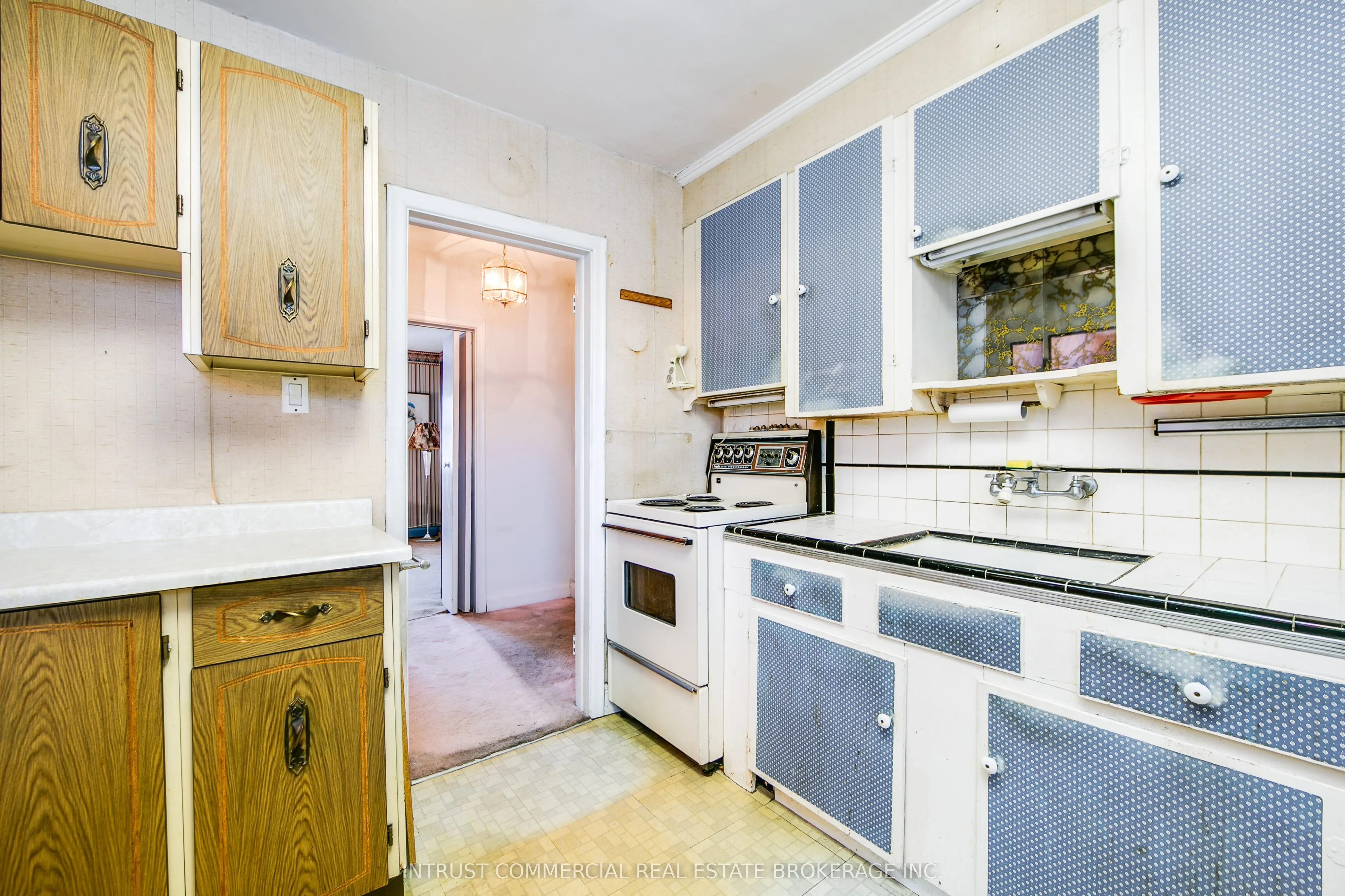 13 Dunraven Drive