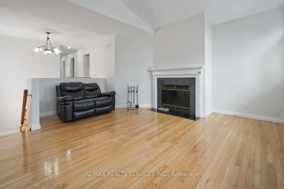 33 Valonia Drive