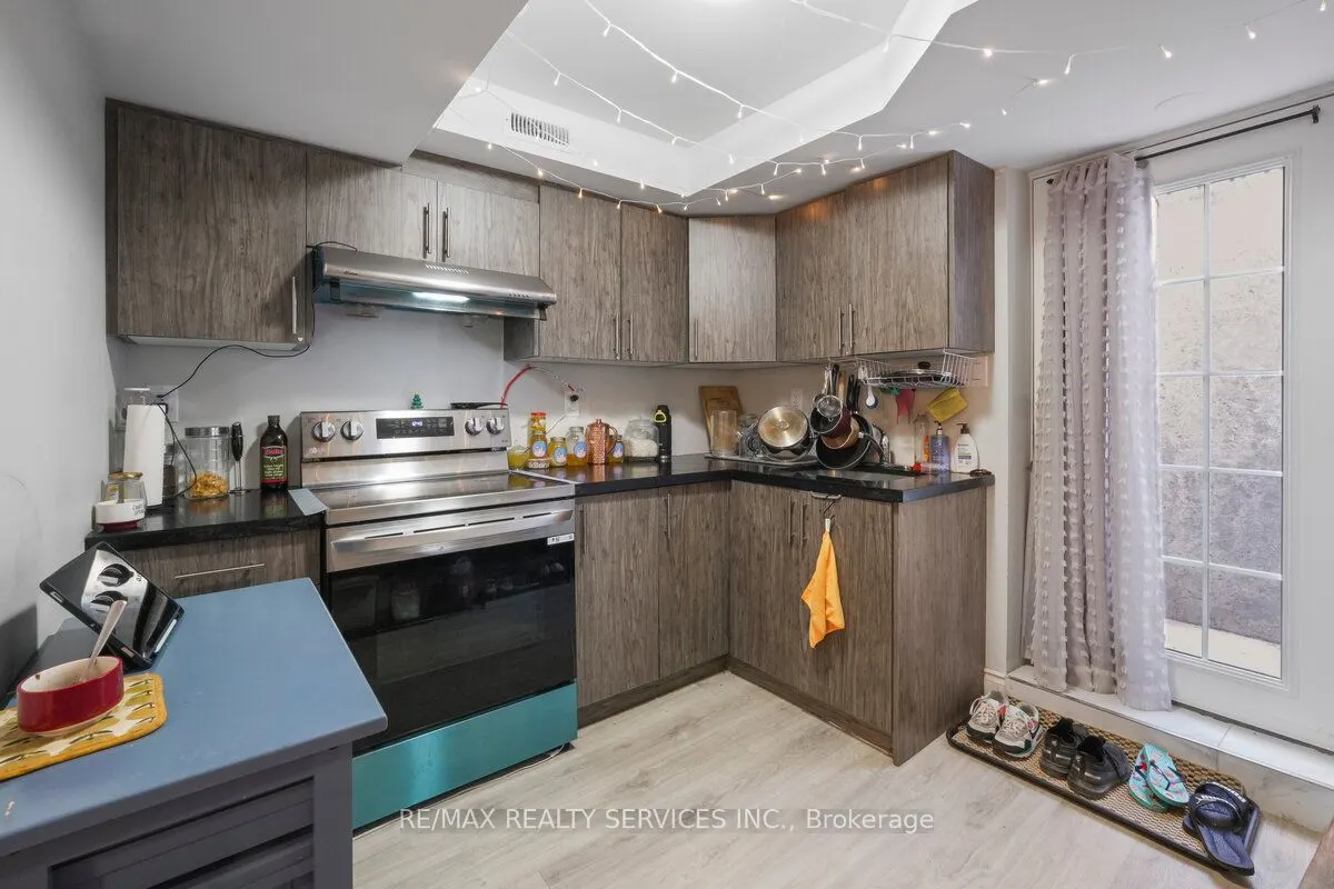 33 Valonia Drive