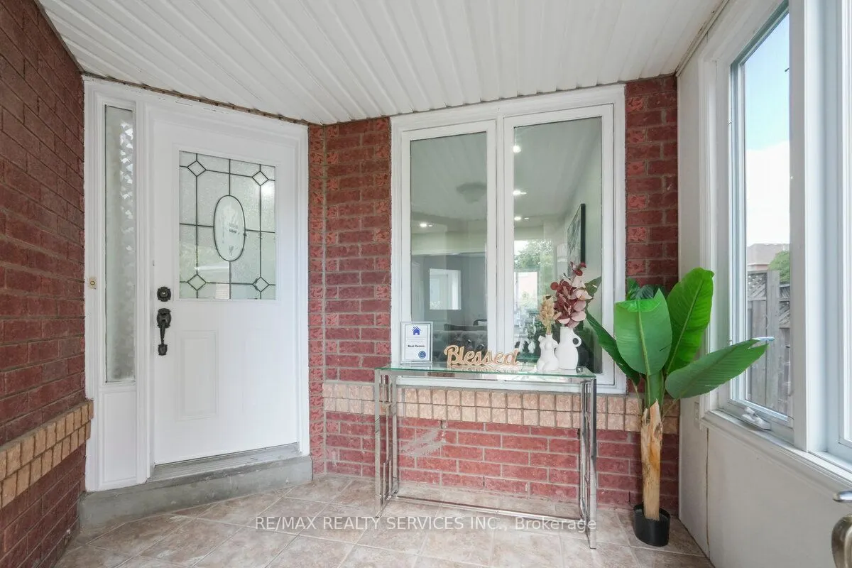 33 Valonia Drive