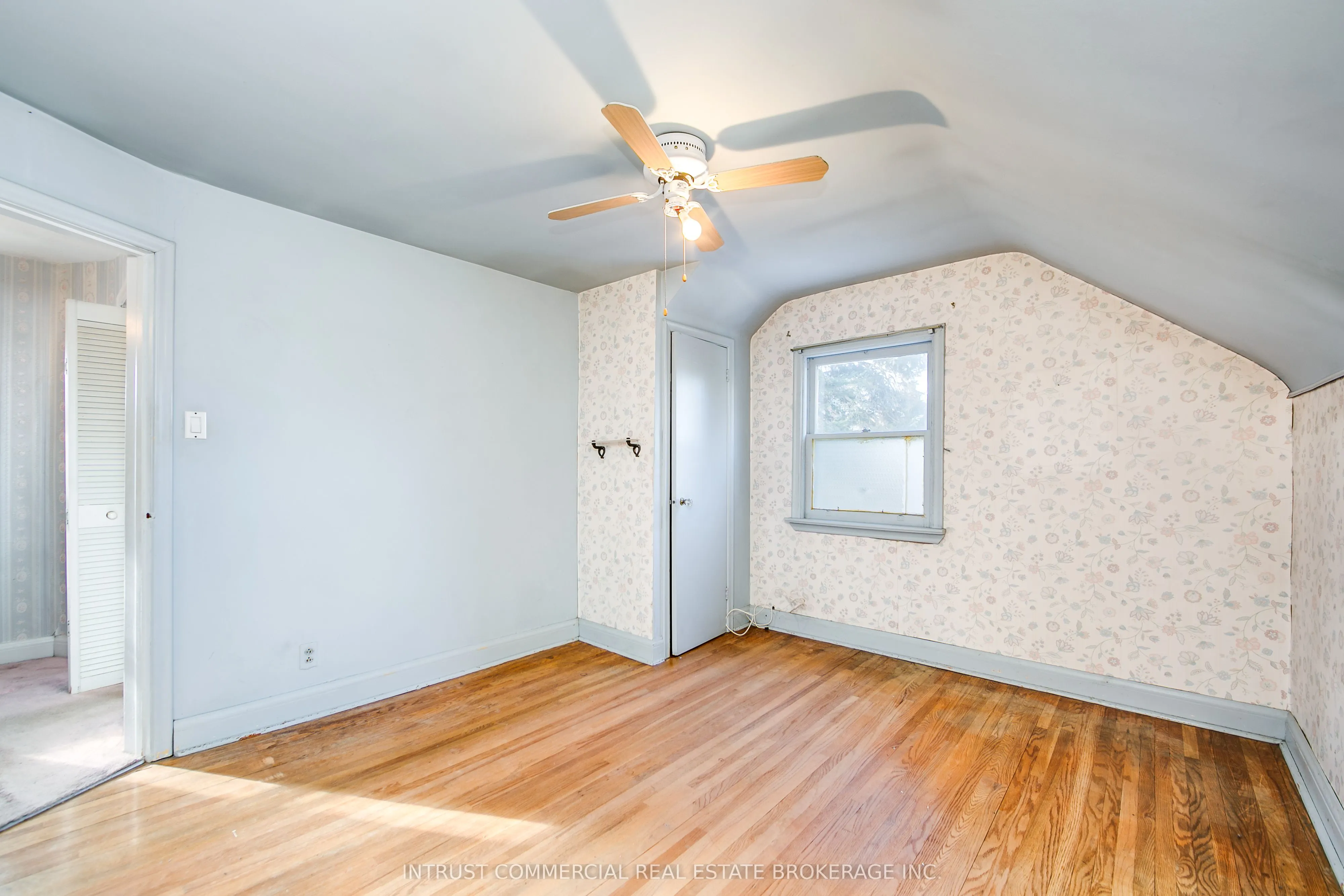 13 Dunraven Drive