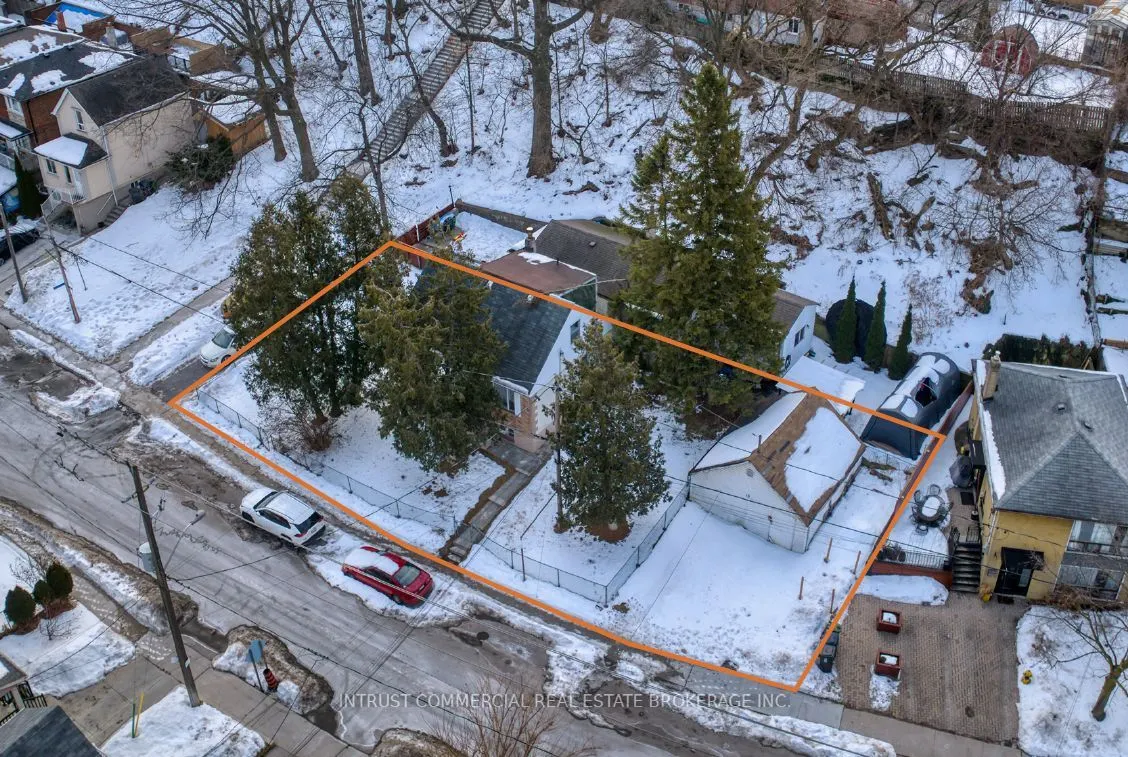 13 Dunraven Drive
