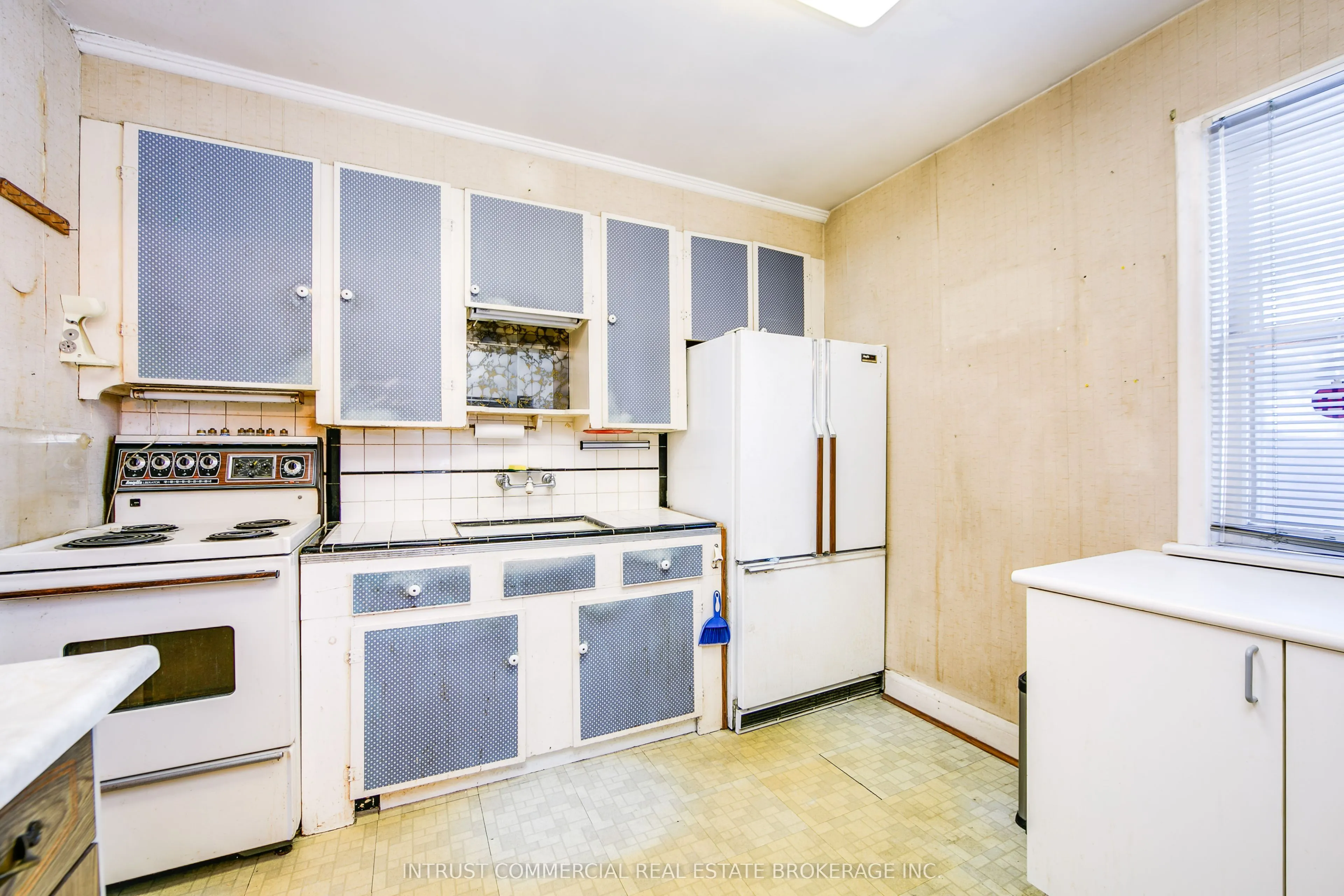 13 Dunraven Drive