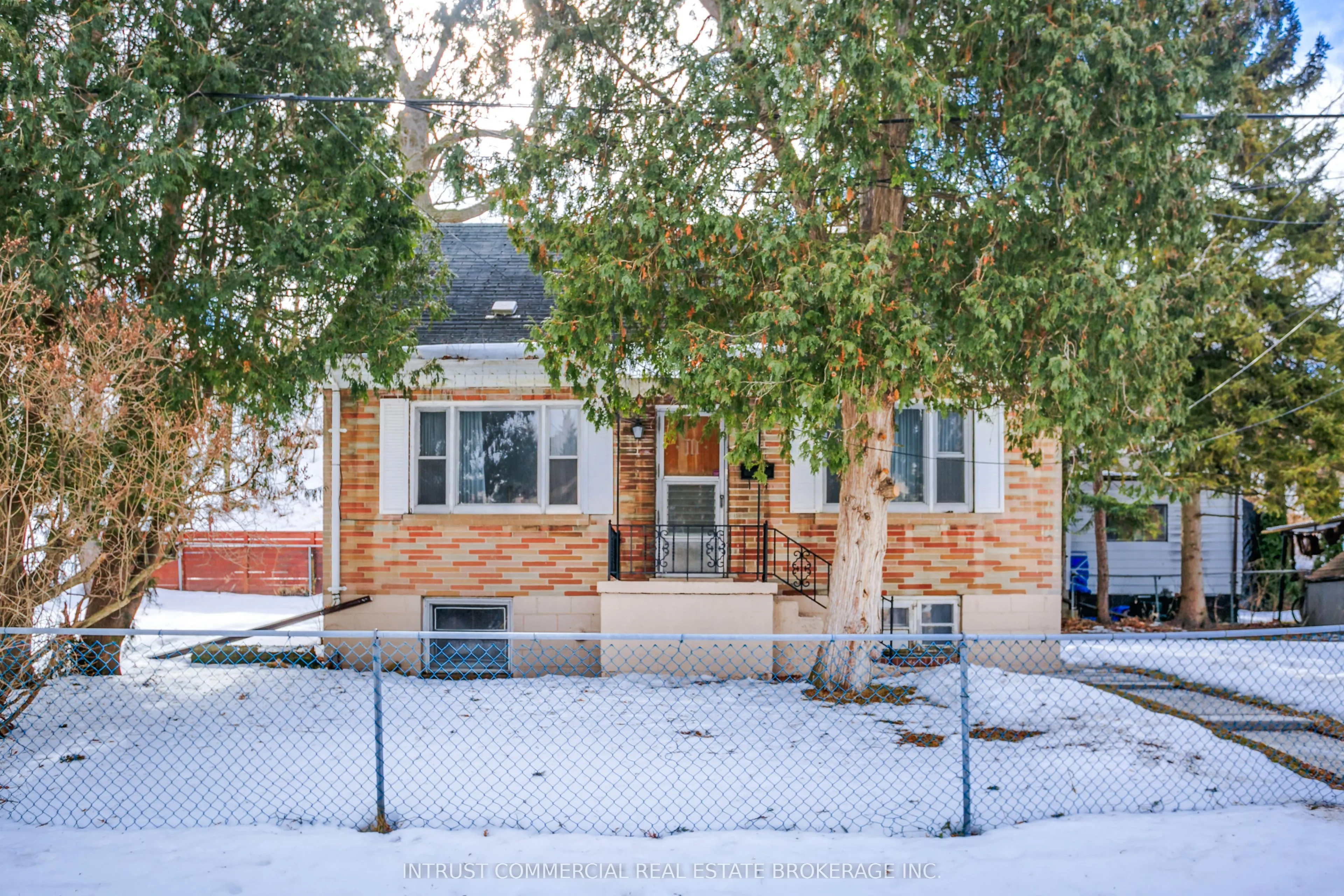 13 Dunraven Drive